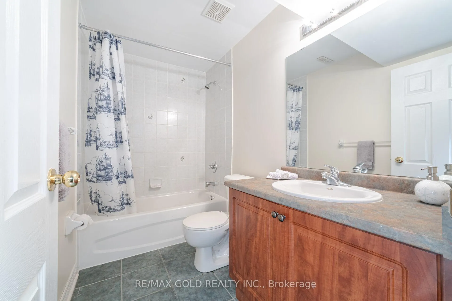 Photo 45 of 16 Larkberry Road, Brampton, Credit Valley — HOMEH