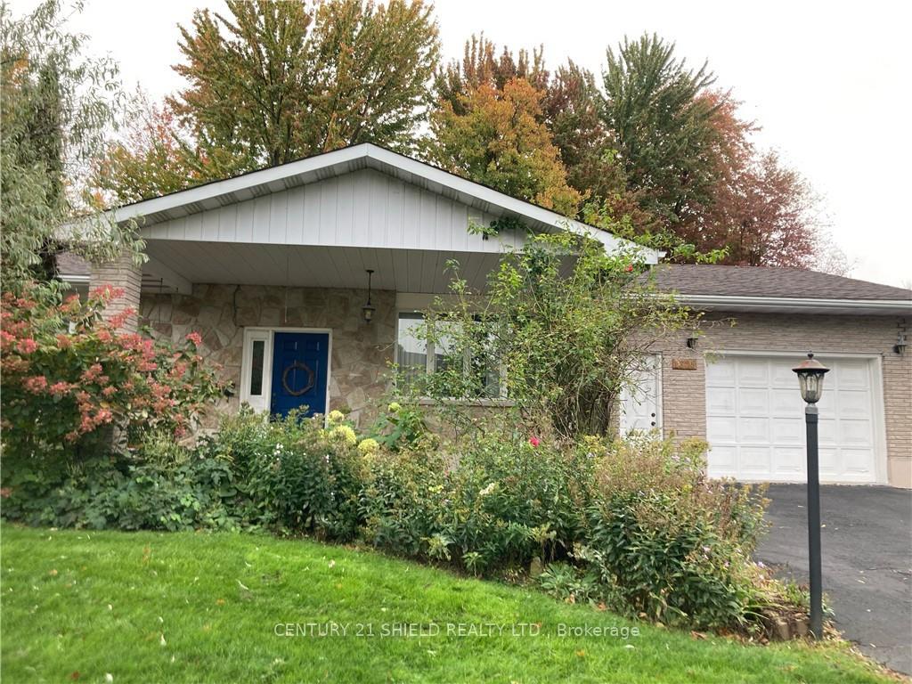 Front of 1628 Grant Avenue