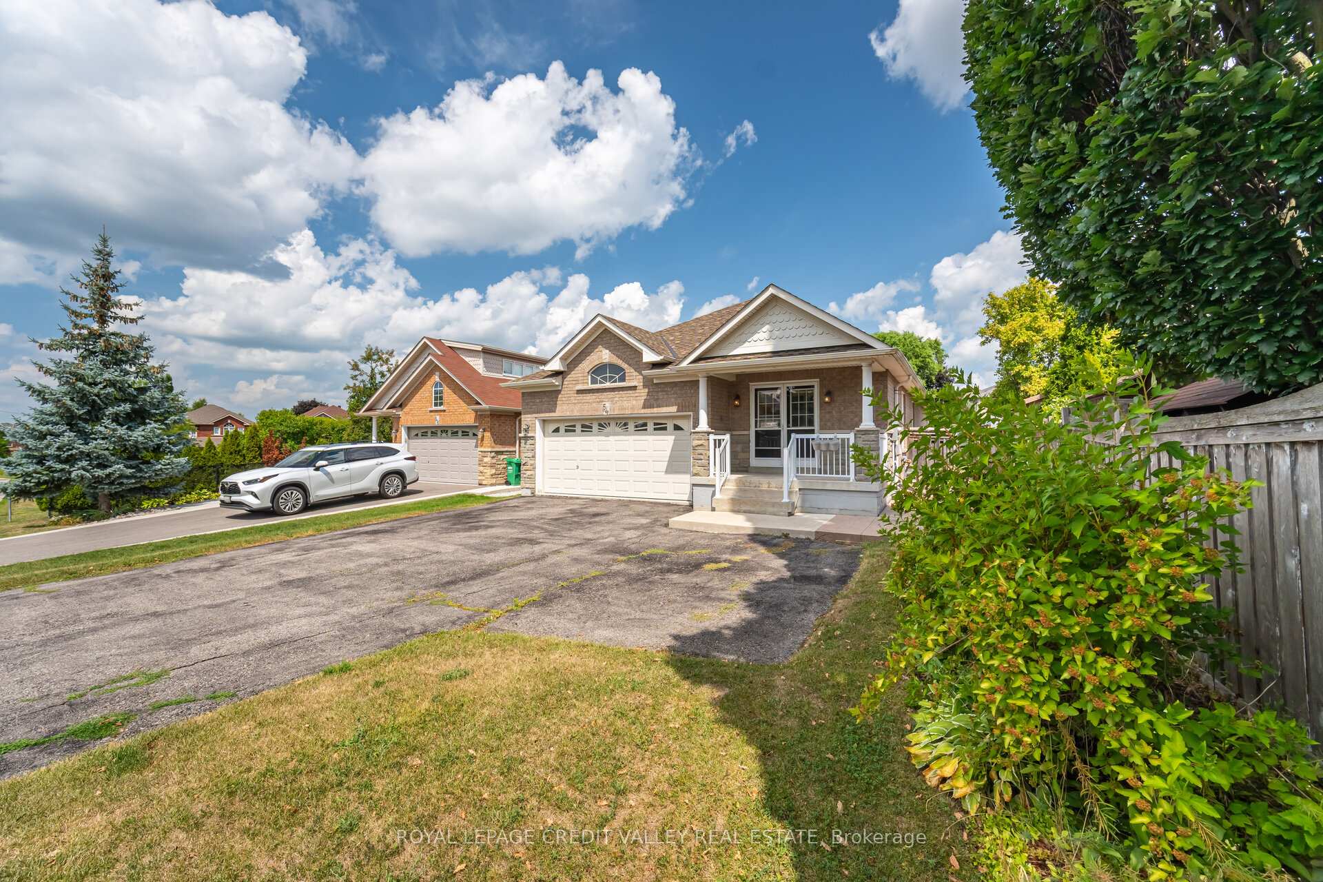 Photo 3 of 54 Station Road, Caledon, Bolton West — HOMEH