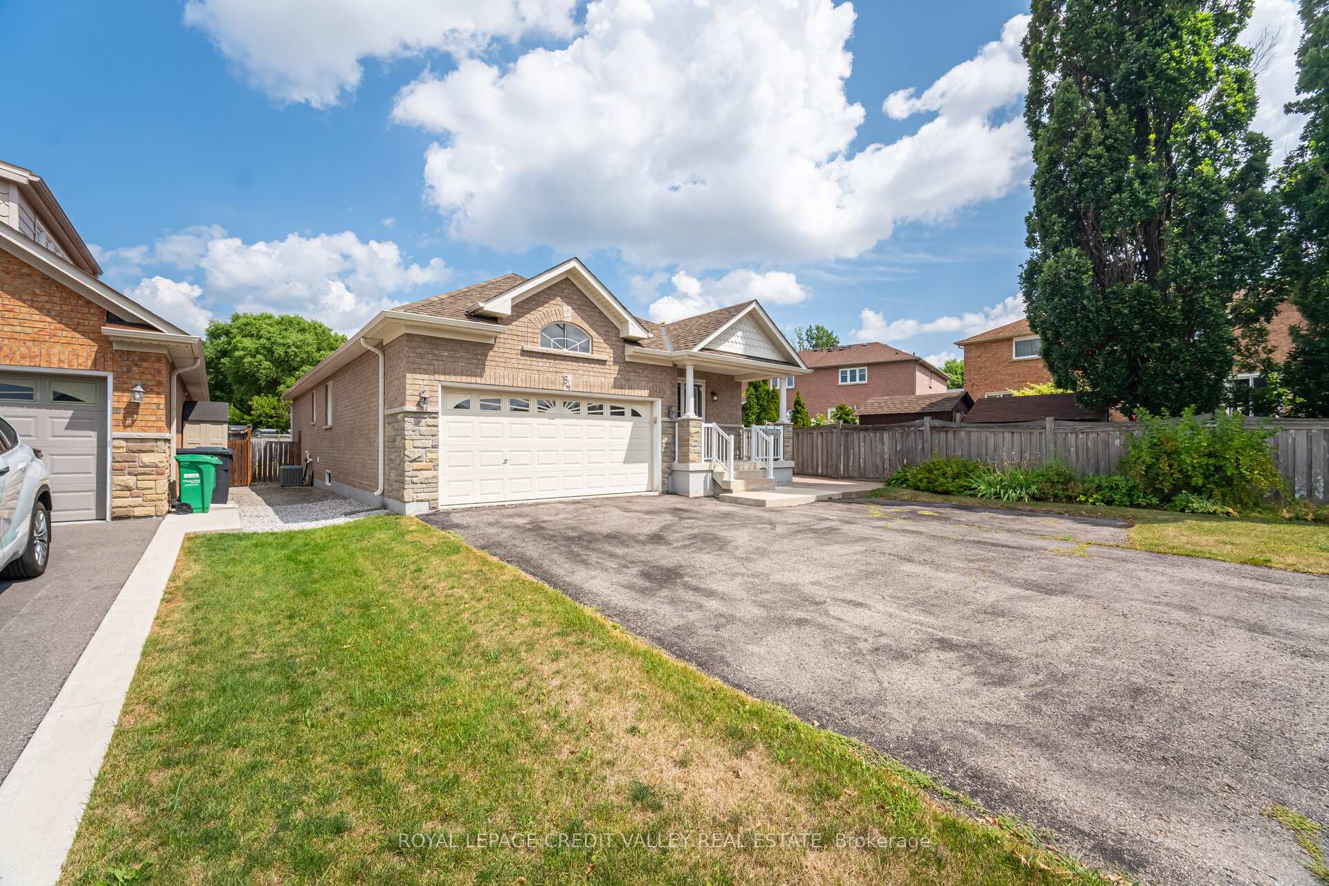 Photo 2 of 54 Station Road, Caledon, Bolton West — HOMEH