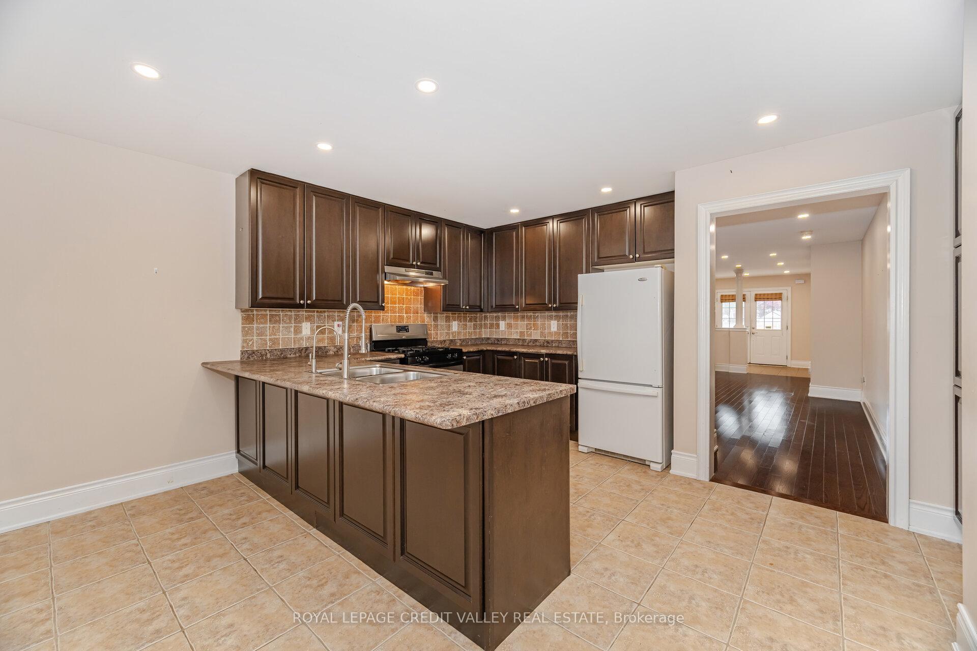 Photo 11 of 54 Station Road, Caledon, Bolton West — HOMEH