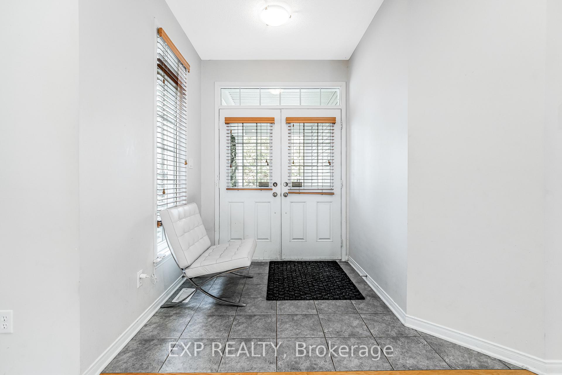 Photo 3 of 423 Dundonald Drive, Ottawa, Barrhaven - Stonebridge — HOMEH