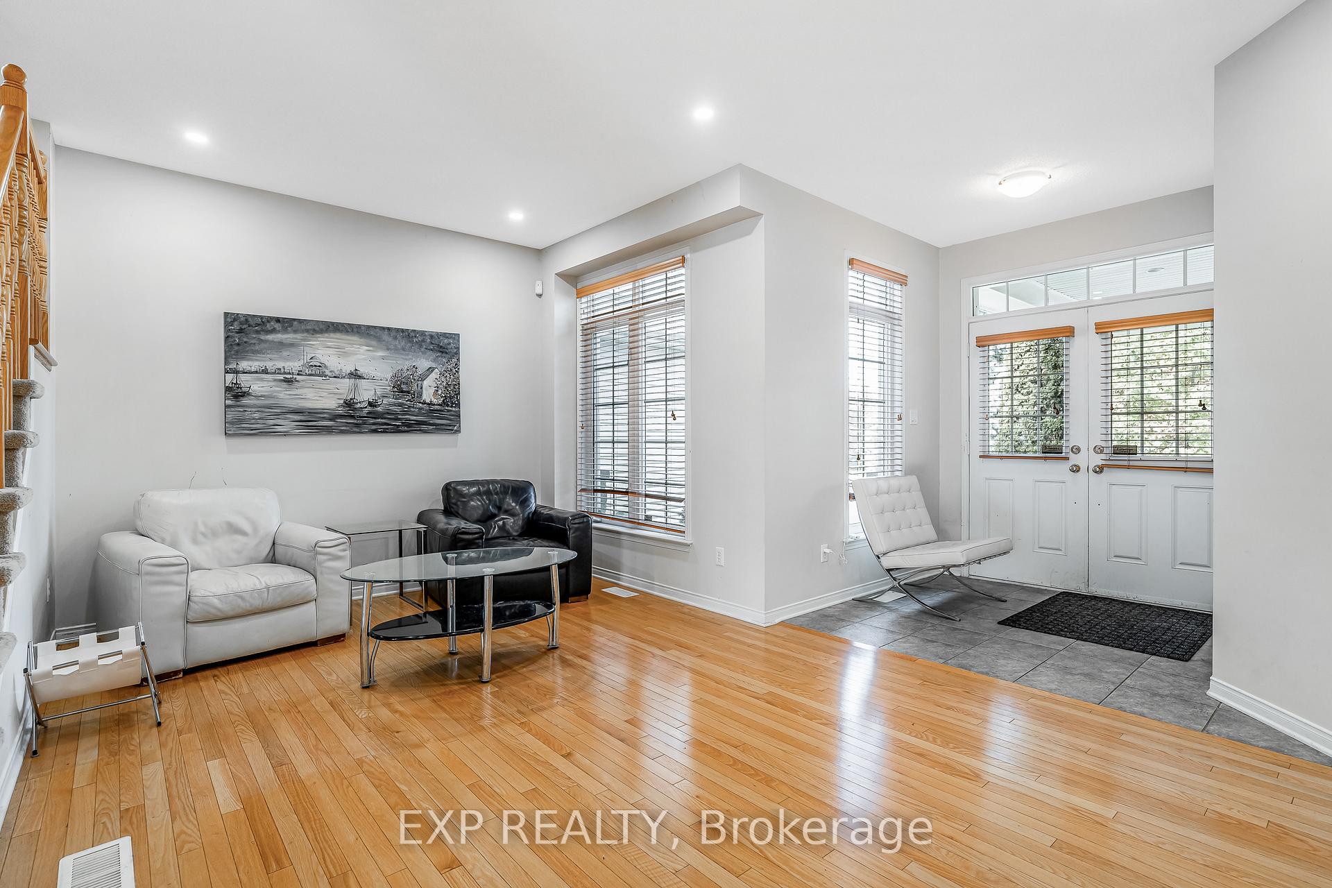 Photo 4 of 423 Dundonald Drive, Ottawa, Barrhaven - Stonebridge — HOMEH