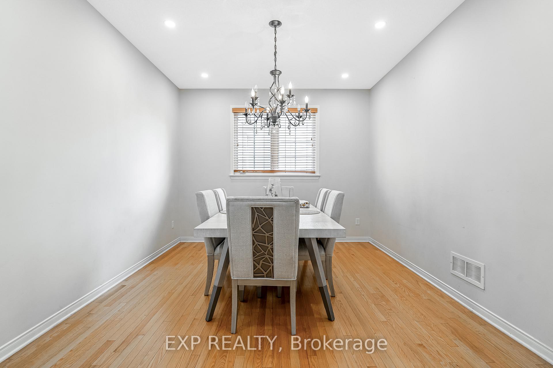 Photo 7 of 423 Dundonald Drive, Ottawa, Barrhaven - Stonebridge — HOMEH