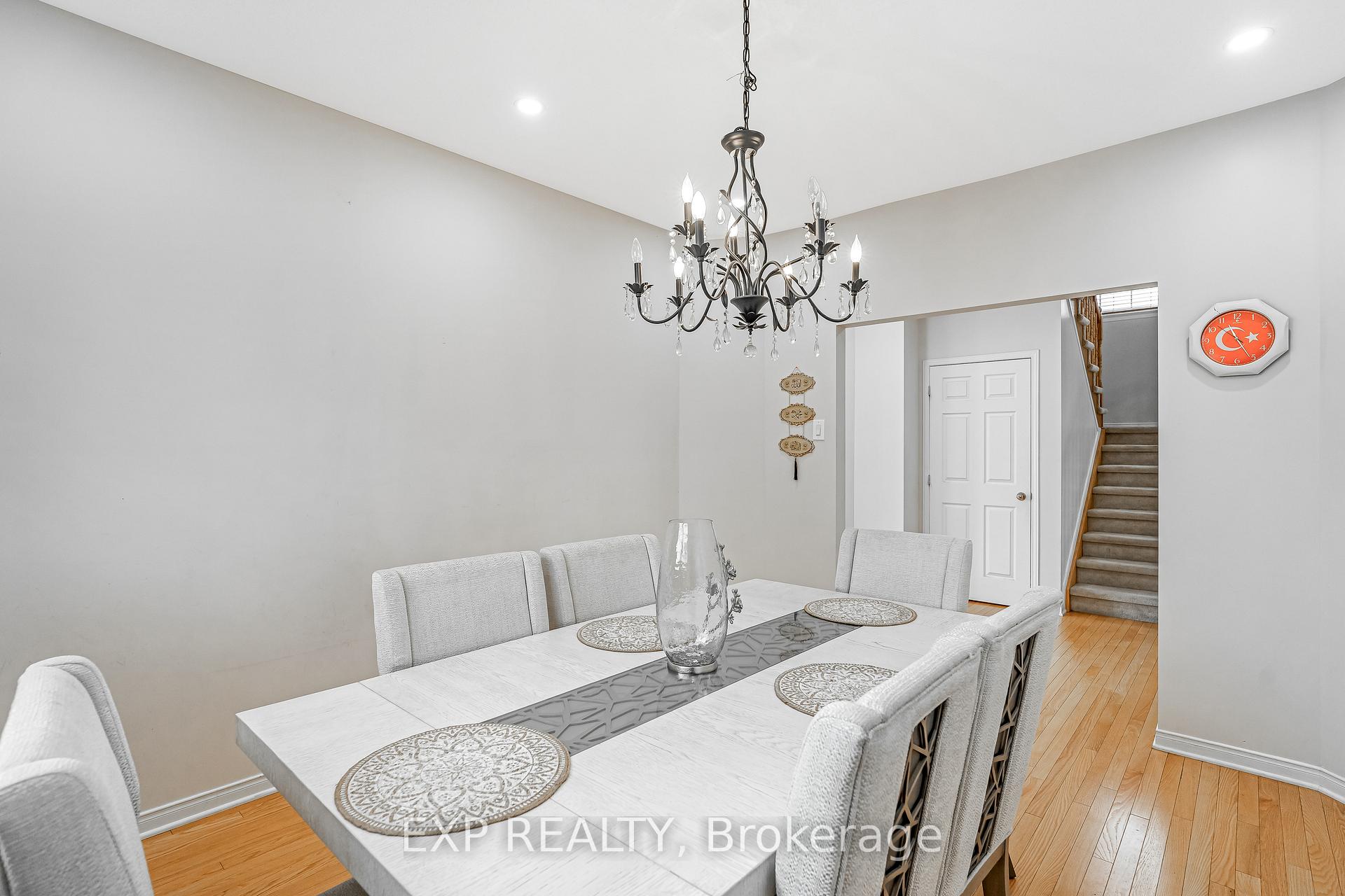 Photo 6 of 423 Dundonald Drive, Ottawa, Barrhaven - Stonebridge — HOMEH