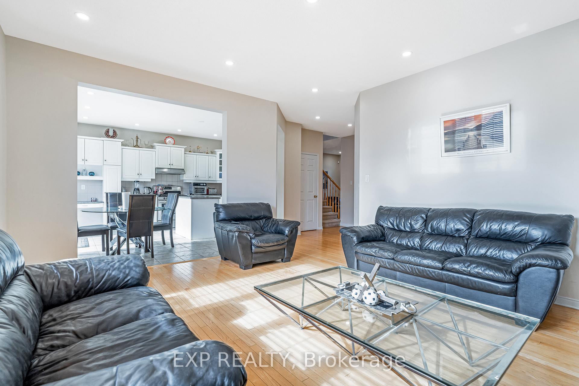 Photo 5 of 423 Dundonald Drive, Ottawa, Barrhaven - Stonebridge — HOMEH