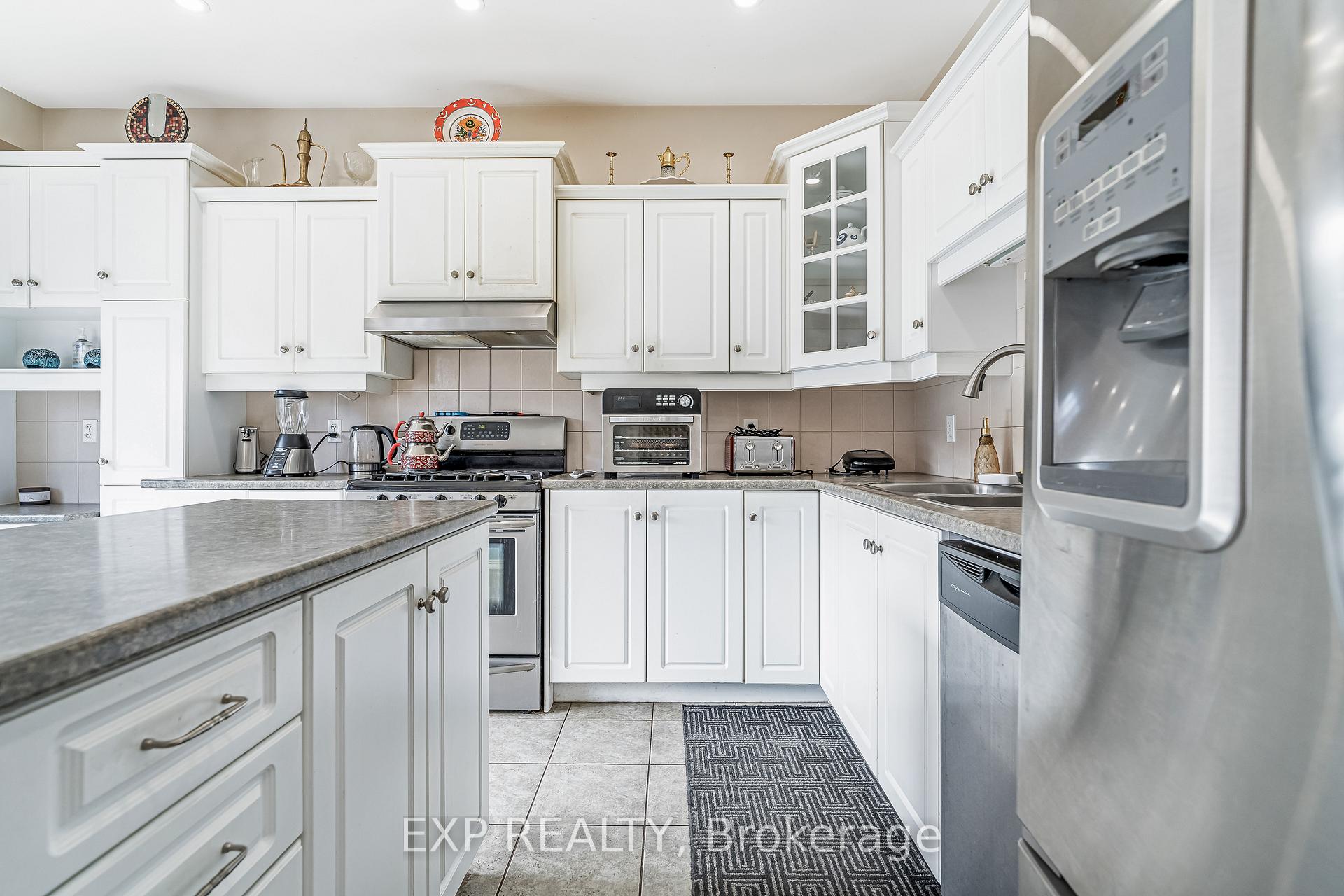 Photo 15 of 423 Dundonald Drive, Ottawa, Barrhaven - Stonebridge — HOMEH