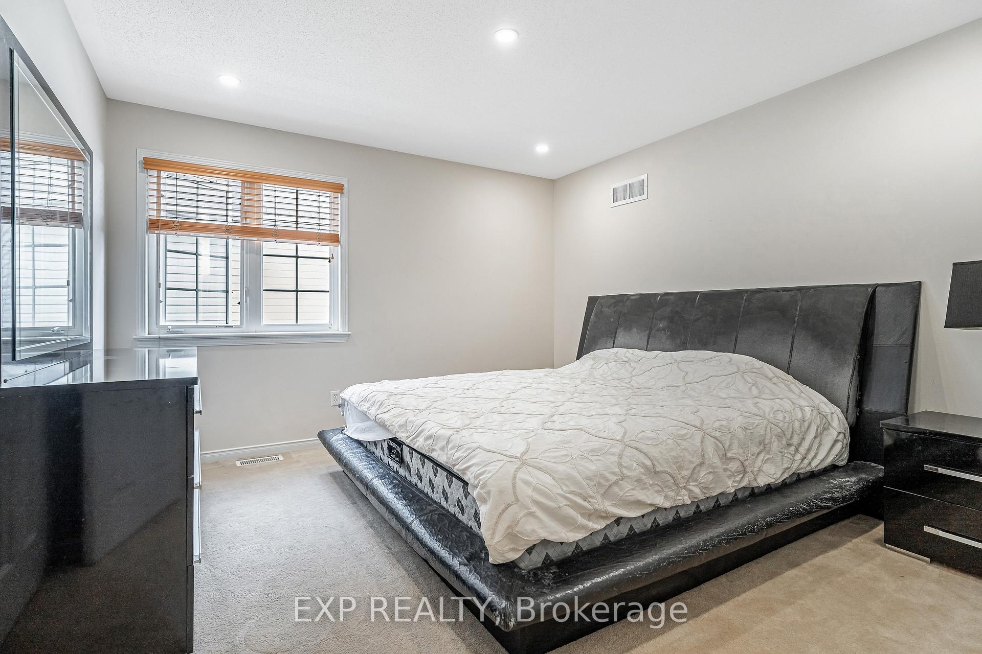 Photo 20 of 423 Dundonald Drive, Ottawa, Barrhaven - Stonebridge — HOMEH