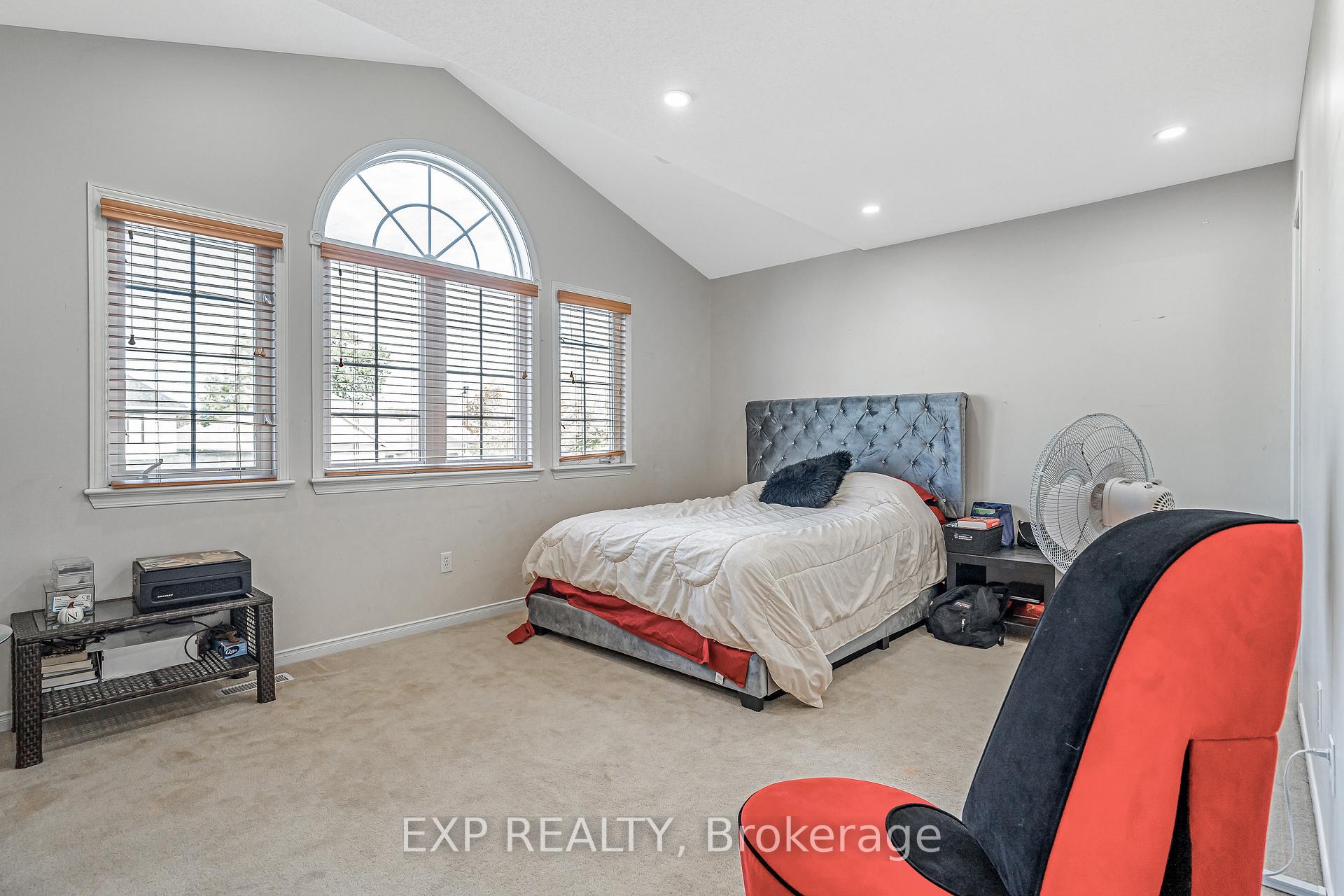 Photo 17 of 423 Dundonald Drive, Ottawa, Barrhaven - Stonebridge — HOMEH