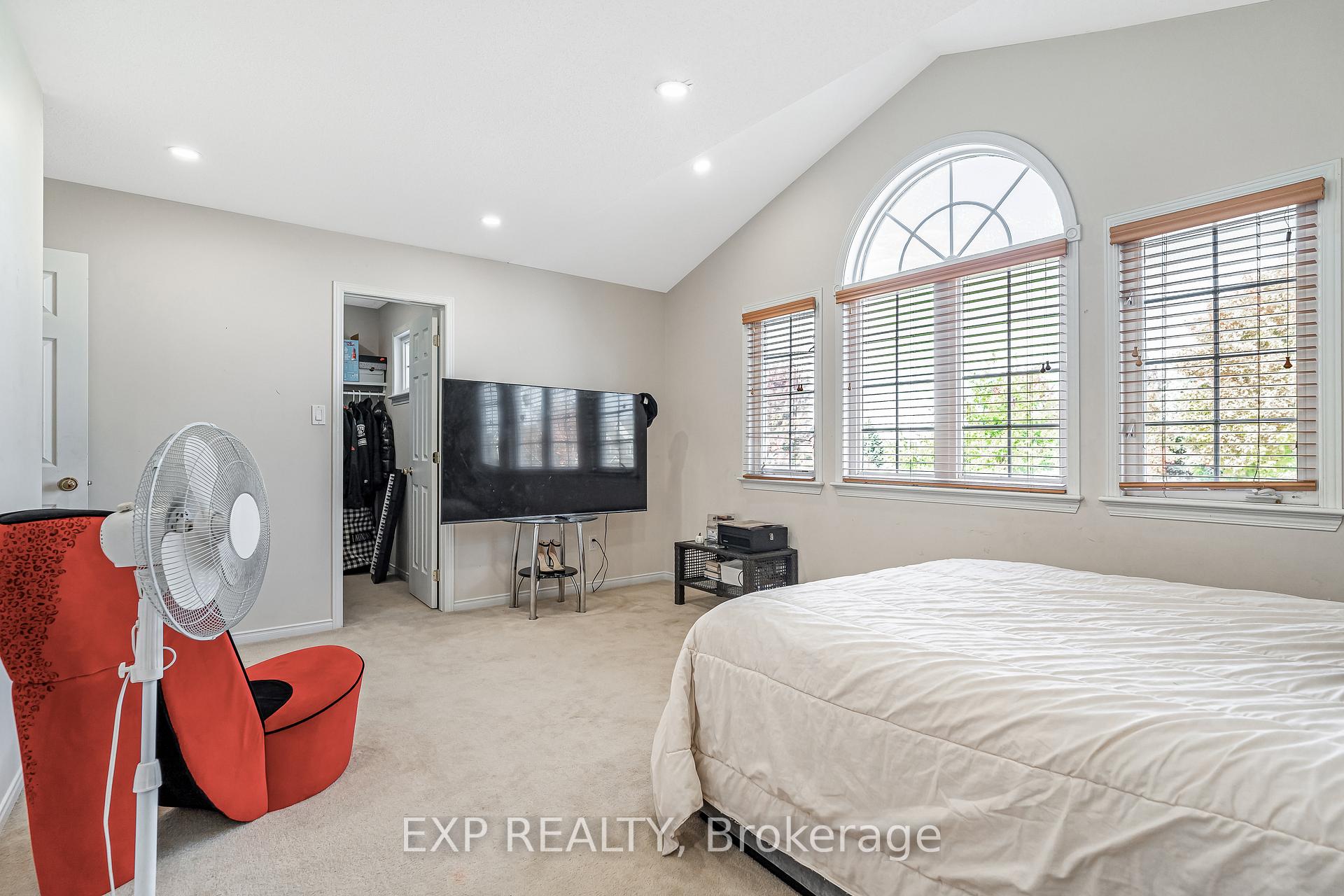 Photo 22 of 423 Dundonald Drive, Ottawa, Barrhaven - Stonebridge — HOMEH