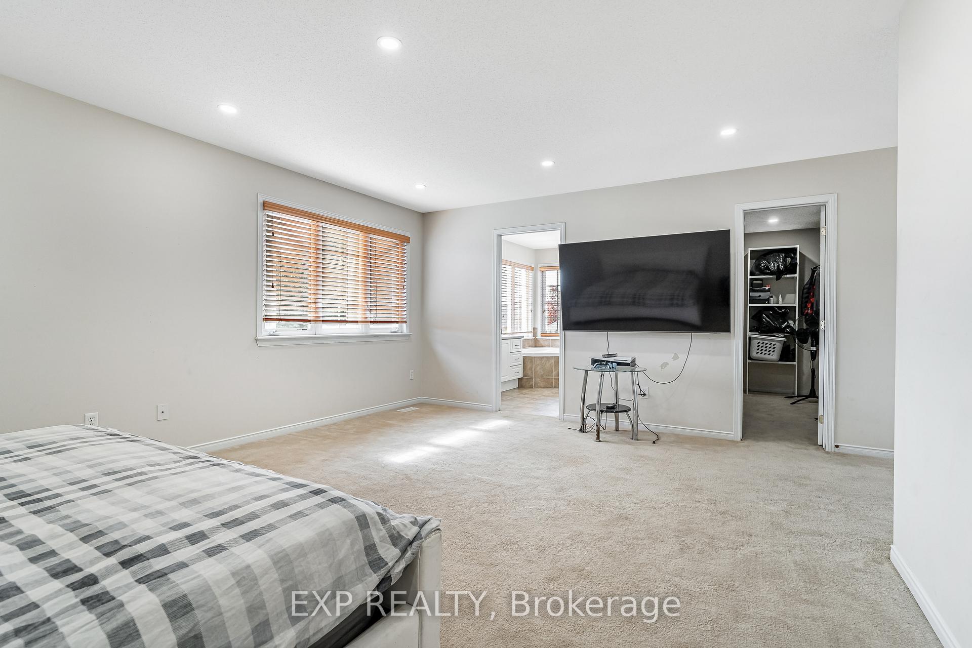 Photo 24 of 423 Dundonald Drive, Ottawa, Barrhaven - Stonebridge — HOMEH