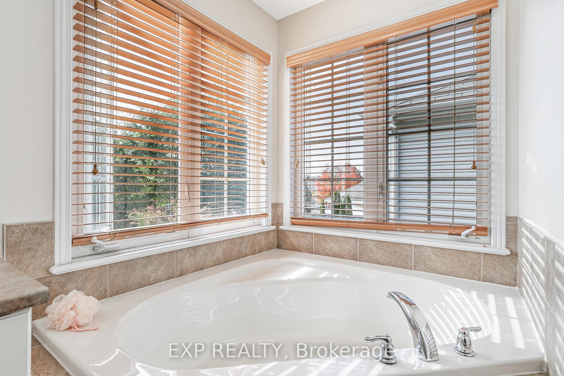 Photo 27 of 423 Dundonald Drive, Ottawa, Barrhaven - Stonebridge — HOMEH