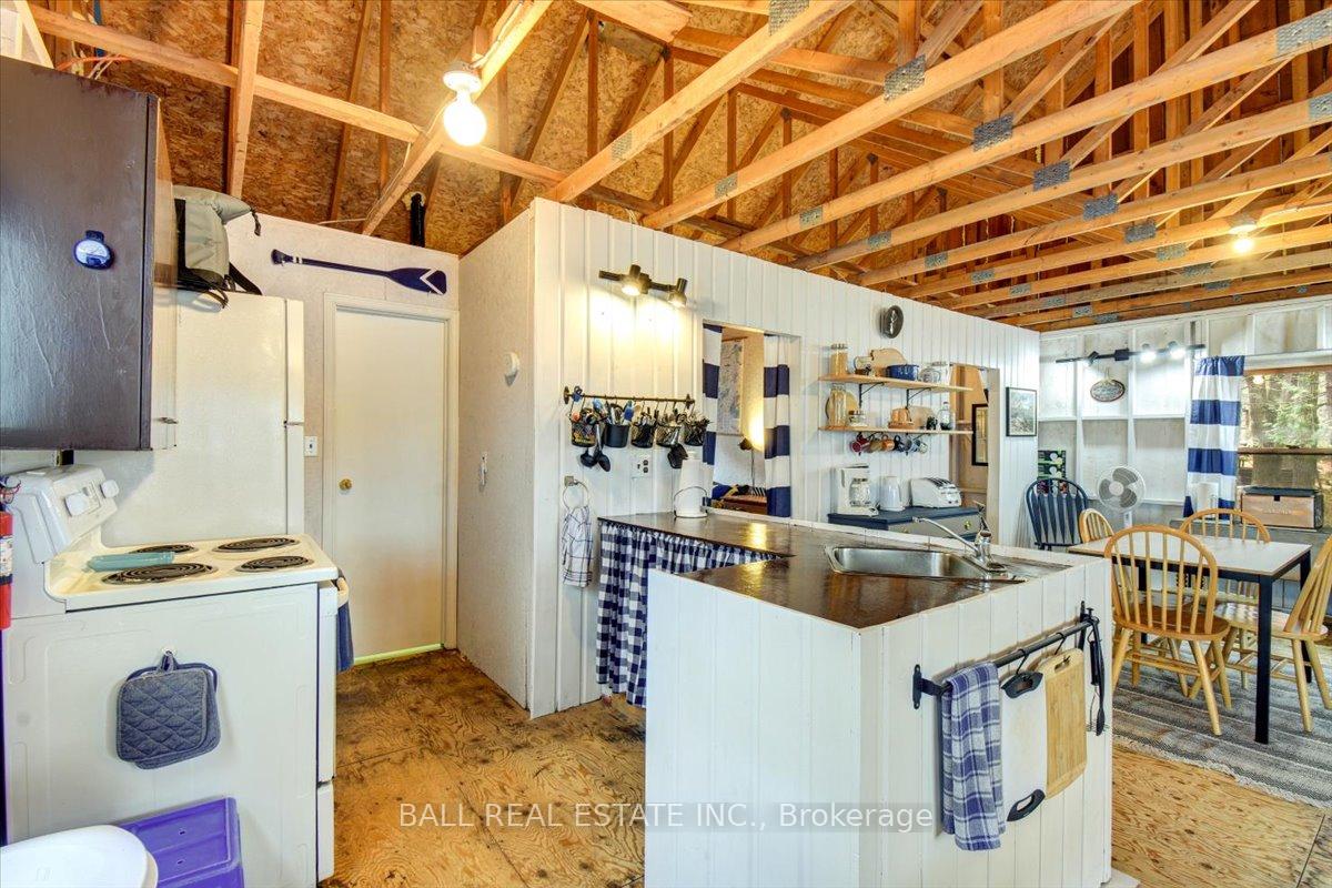 Photo 8 of 1120 Richmond Lane, Frontenac, Frontenac Centre — HOMEH