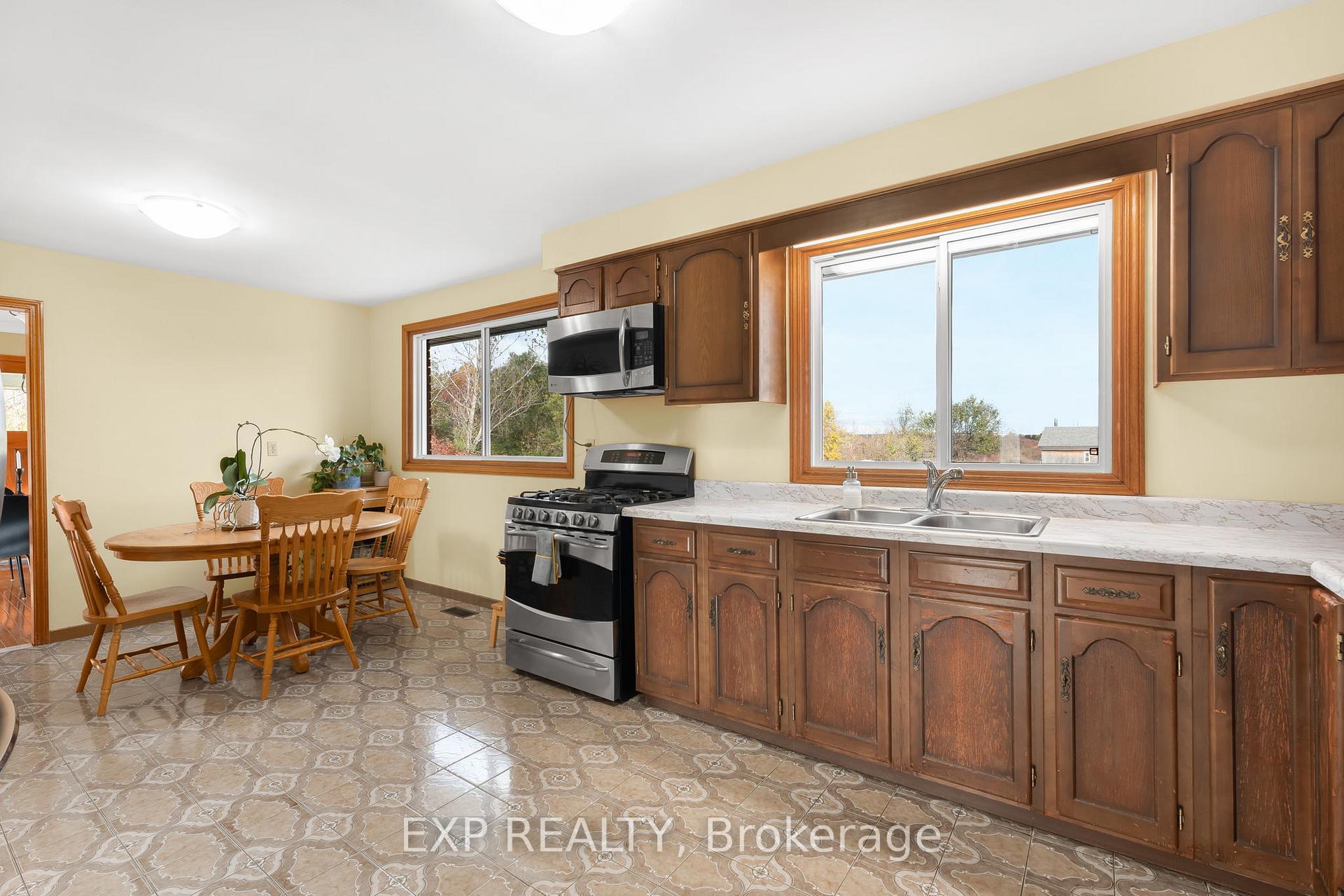 Photo 14 of 548 Millgrove Side Road, Hamilton, Dundas — HOMEH