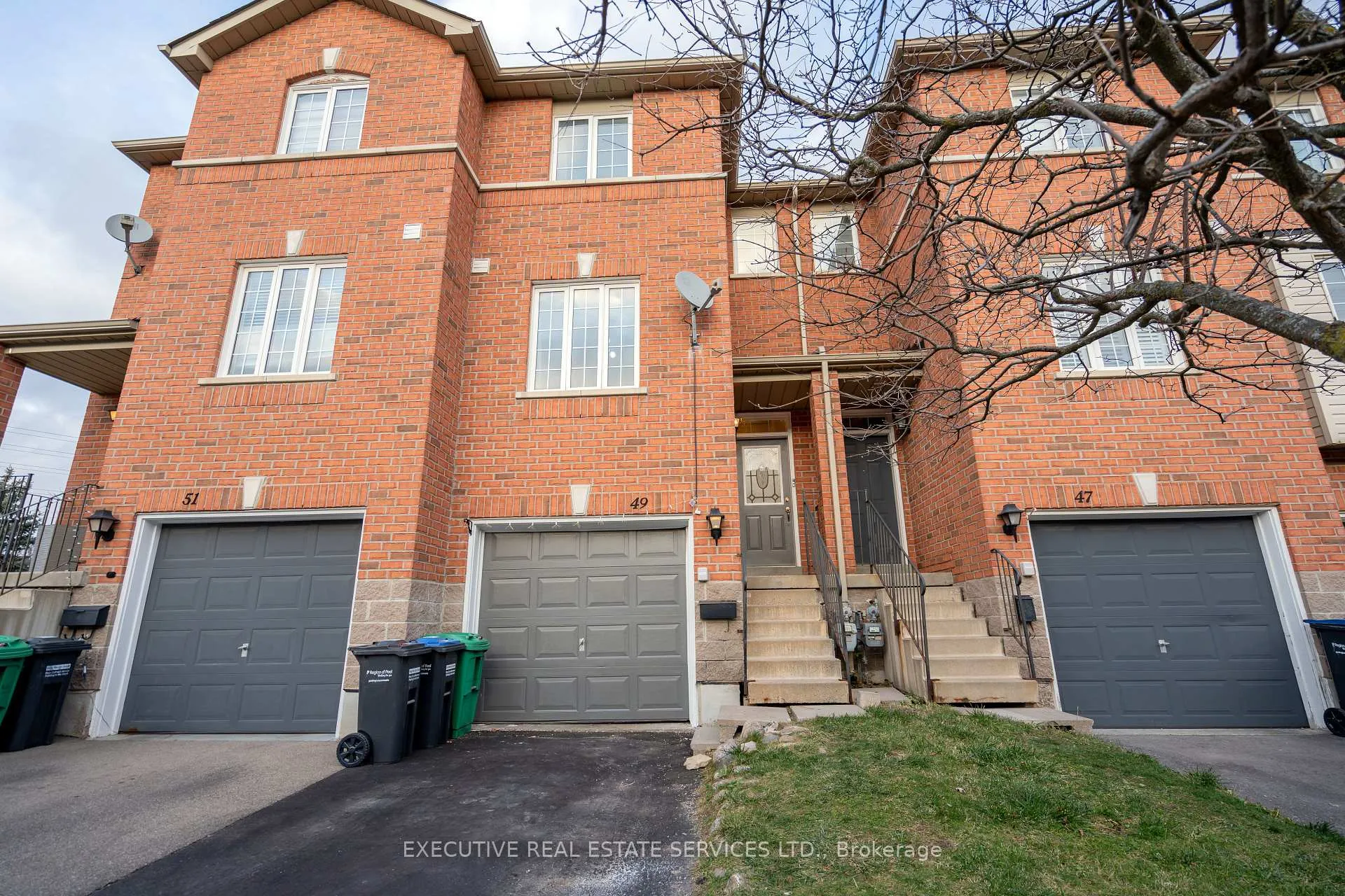 Photo 4 of Unit 49, 120 Railroad St, Brampton, Downtown Brampton — HOMEH