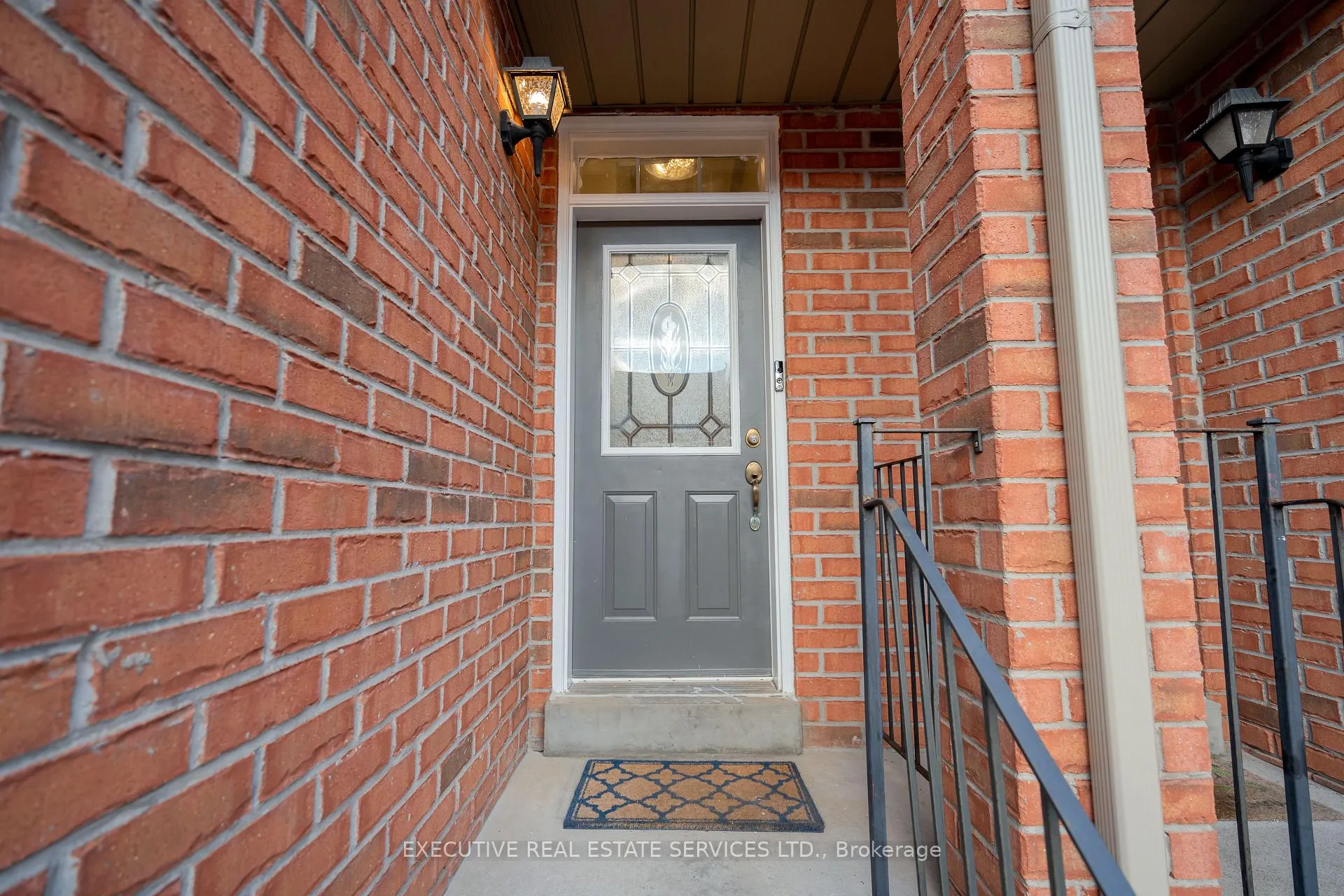 Photo 5 of Unit 49, 120 Railroad St, Brampton, Downtown Brampton — HOMEH