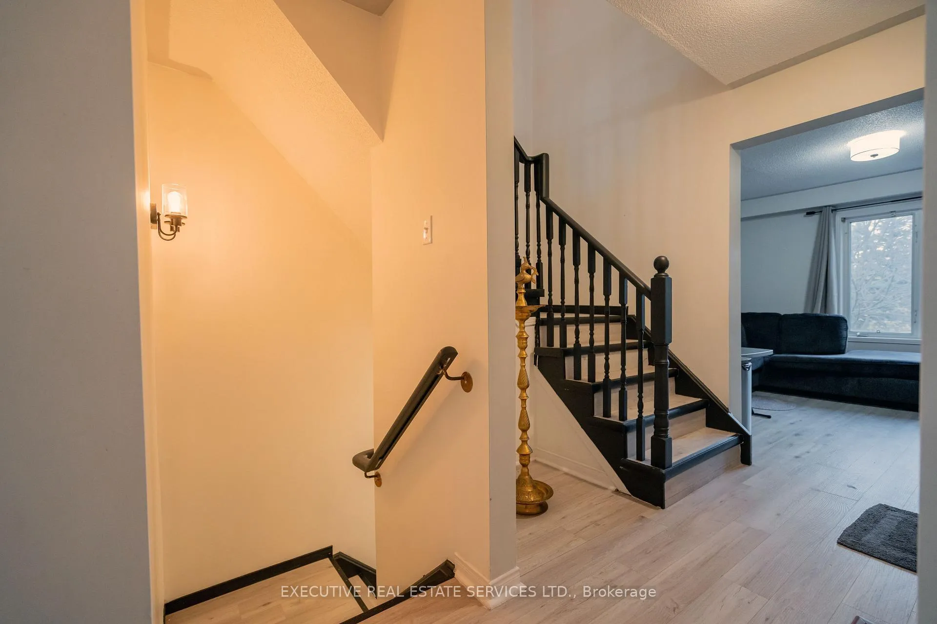 Photo 8 of Unit 49, 120 Railroad St, Brampton, Downtown Brampton — HOMEH