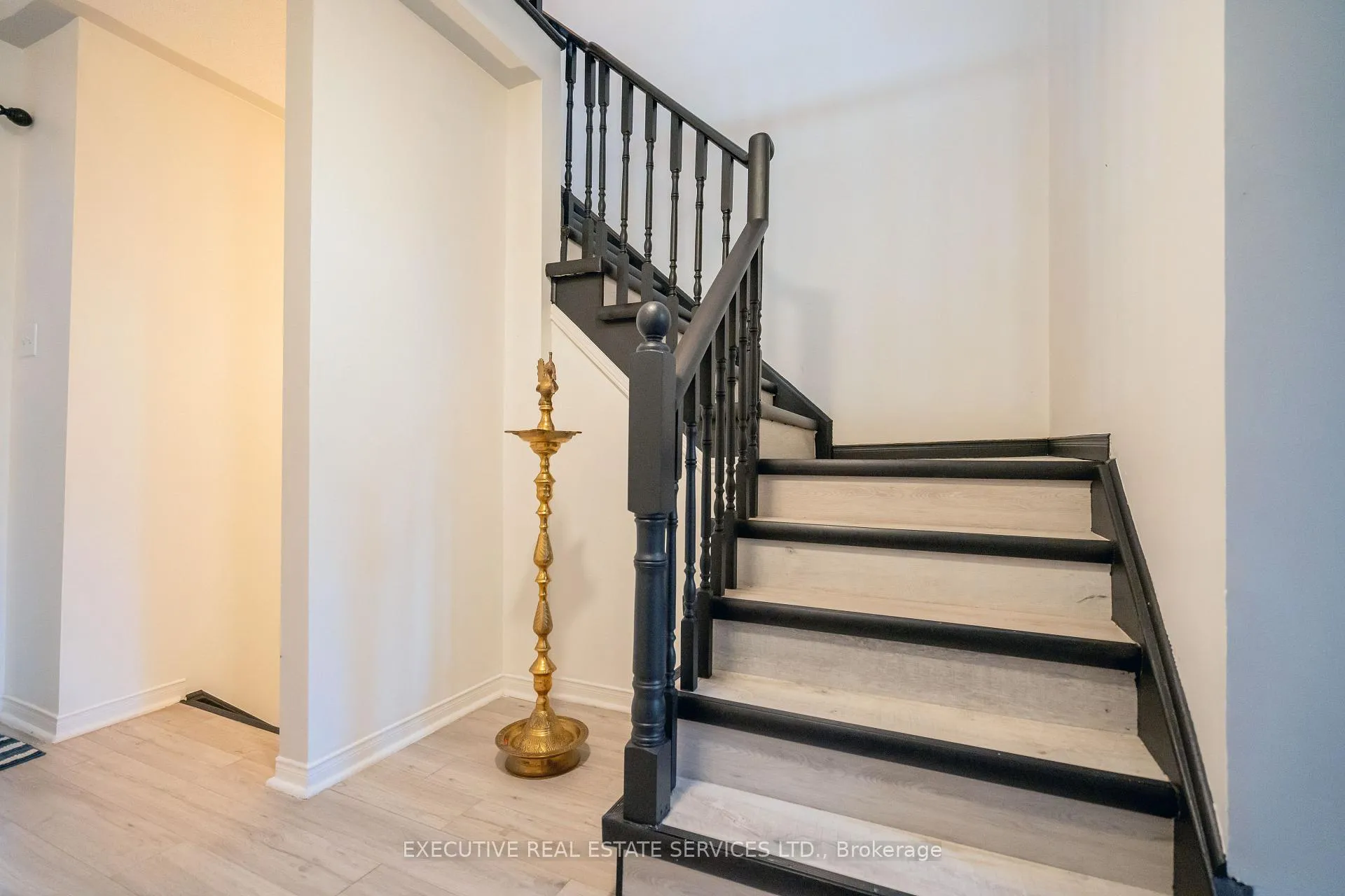 Photo 18 of Unit 49, 120 Railroad St, Brampton, Downtown Brampton — HOMEH