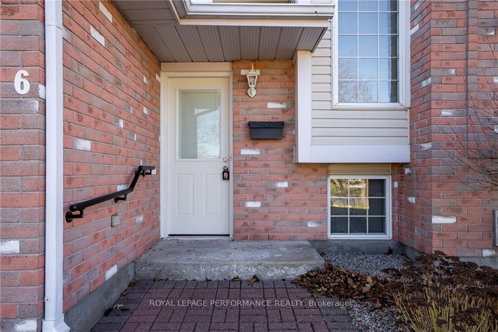 Photo 2 of 236 Northwoods Crescent, Cornwall — HOMEH