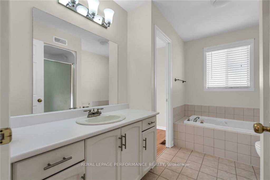Photo 12 of 236 Northwoods Crescent, Cornwall — HOMEH