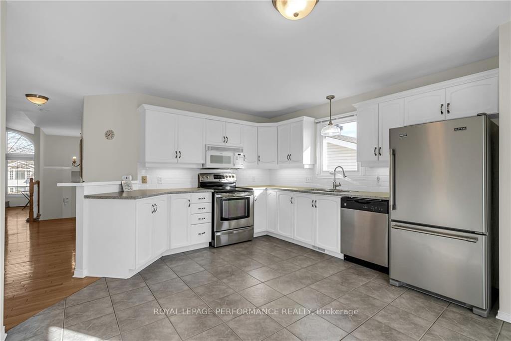 Photo 14 of 236 Northwoods Crescent, Cornwall — HOMEH