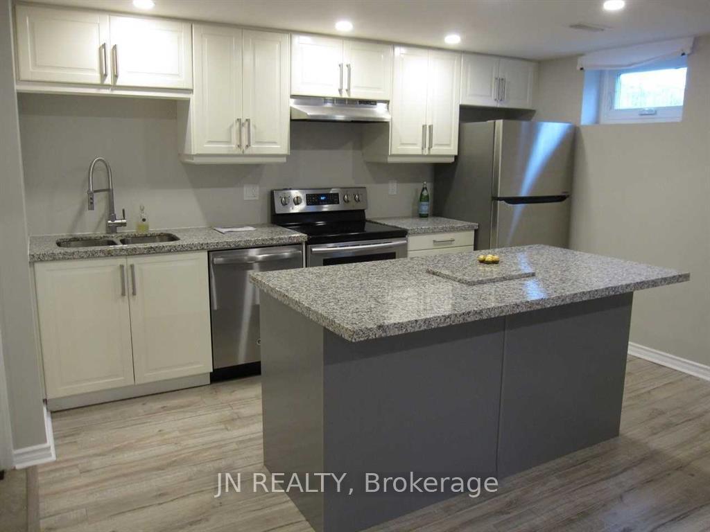 Photo 3 of 36 Harold Street, Brampton, Downtown Brampton — HOMEH