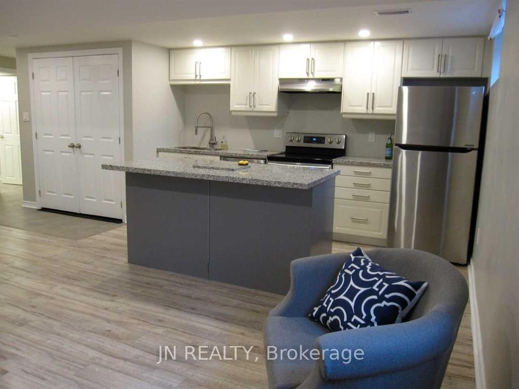 Photo 4 of 36 Harold Street, Brampton, Downtown Brampton — HOMEH