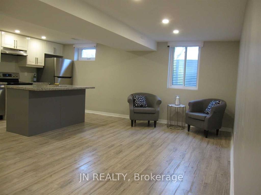 Photo 6 of 36 Harold Street, Brampton, Downtown Brampton — HOMEH