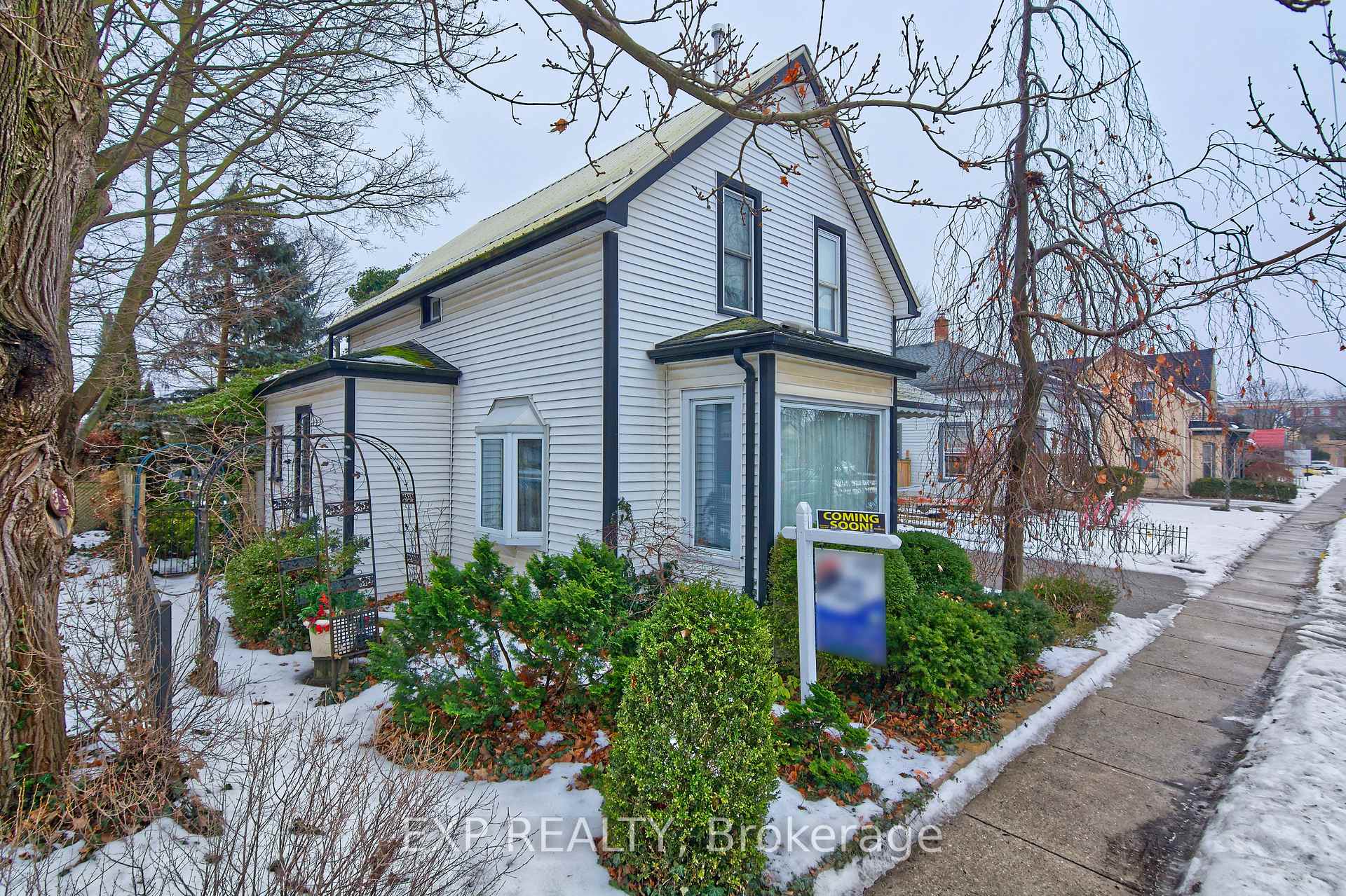 Photo 3 of 138 Sydenham Street E, Aylmer — HOMEH