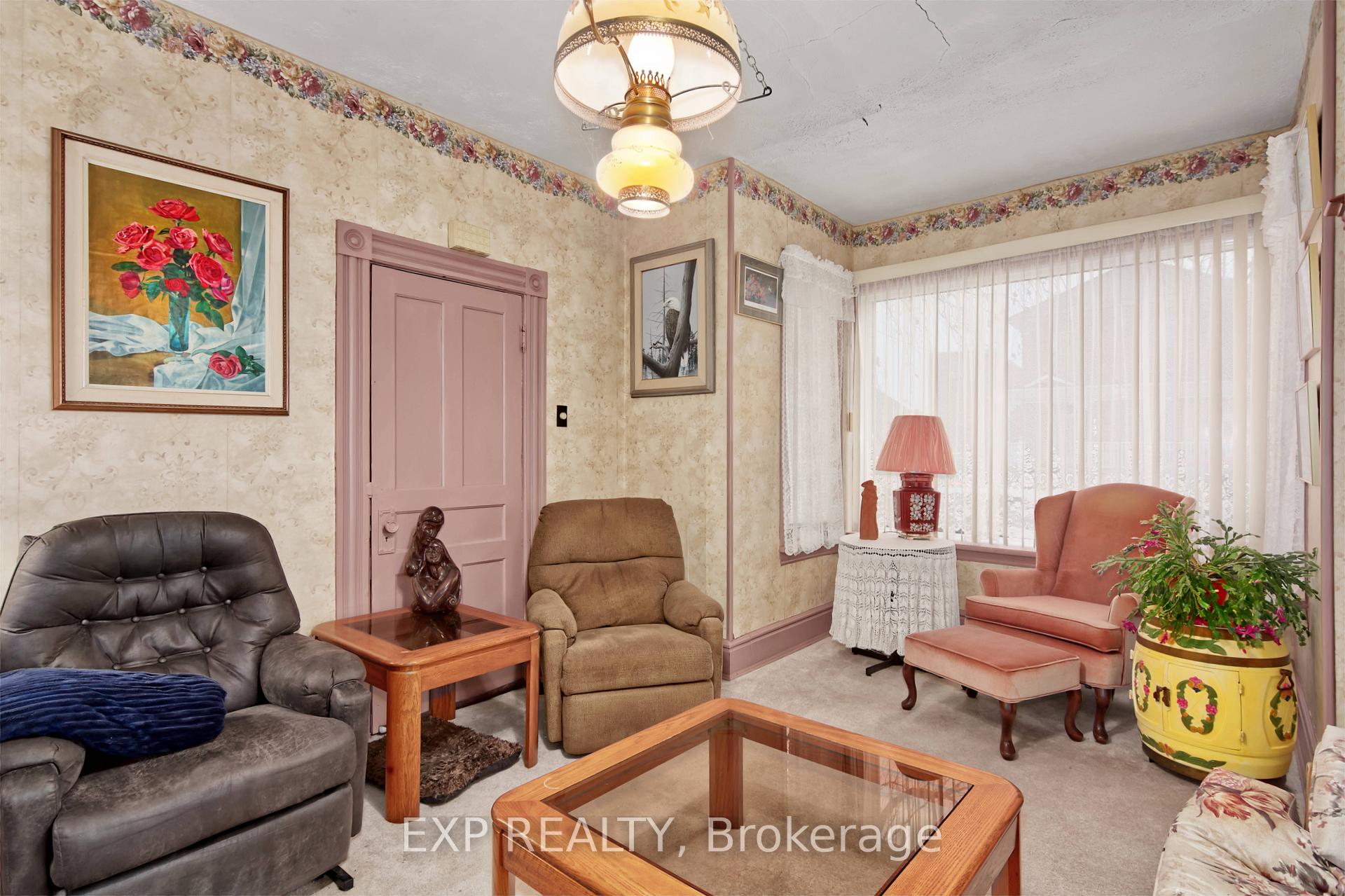 Photo 11 of 138 Sydenham Street E, Aylmer — HOMEH