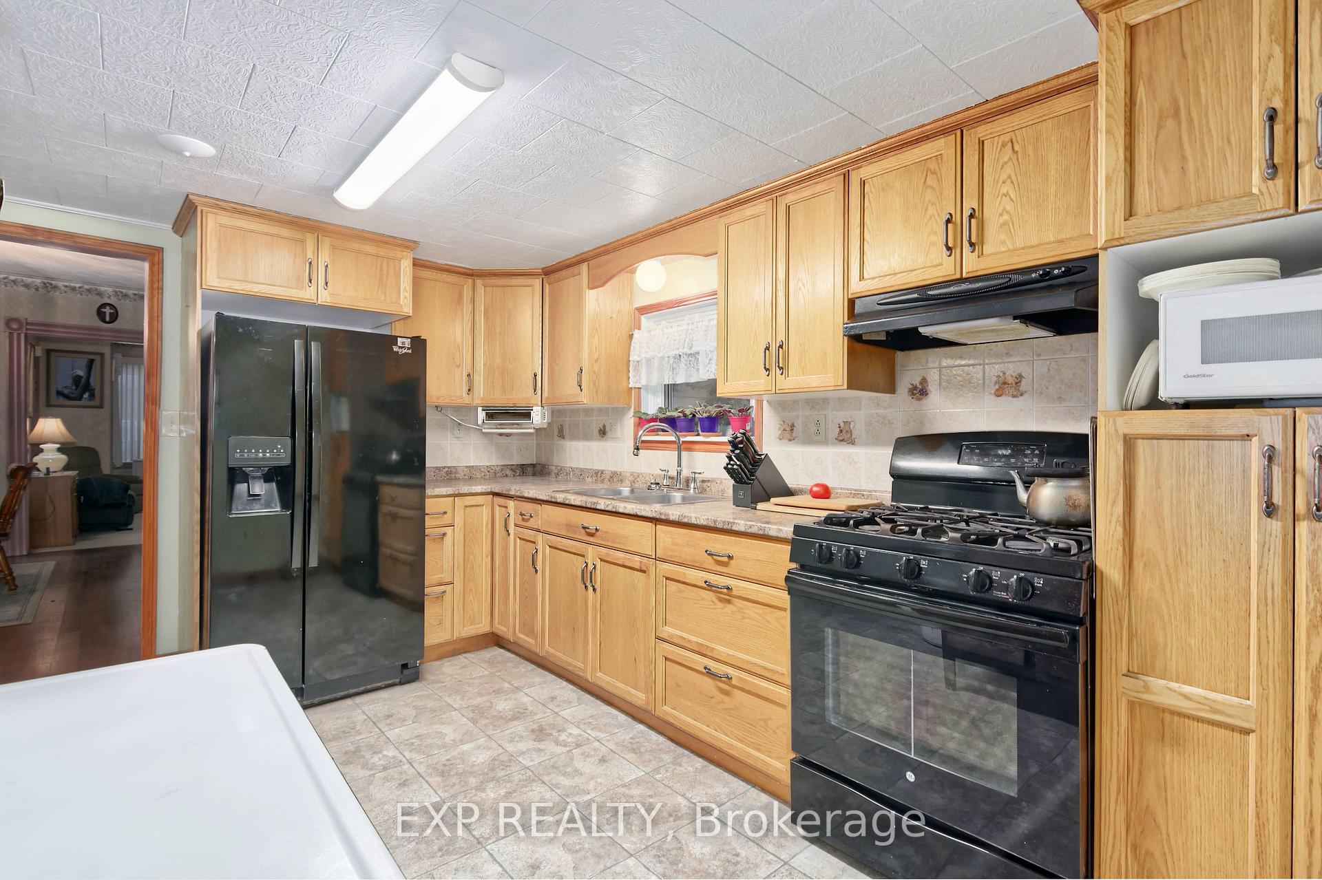 Photo 13 of 138 Sydenham Street E, Aylmer — HOMEH
