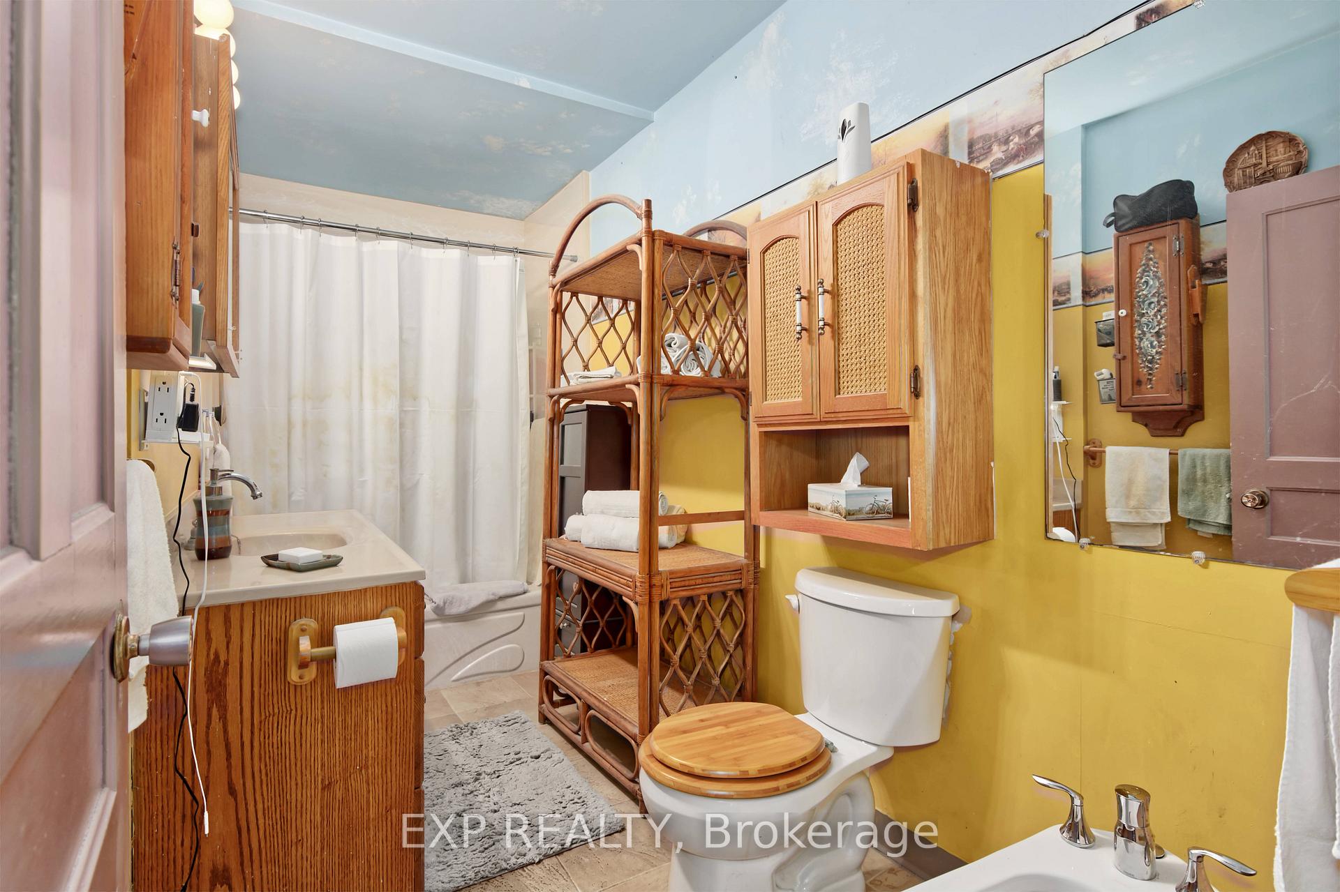 Photo 15 of 138 Sydenham Street E, Aylmer — HOMEH