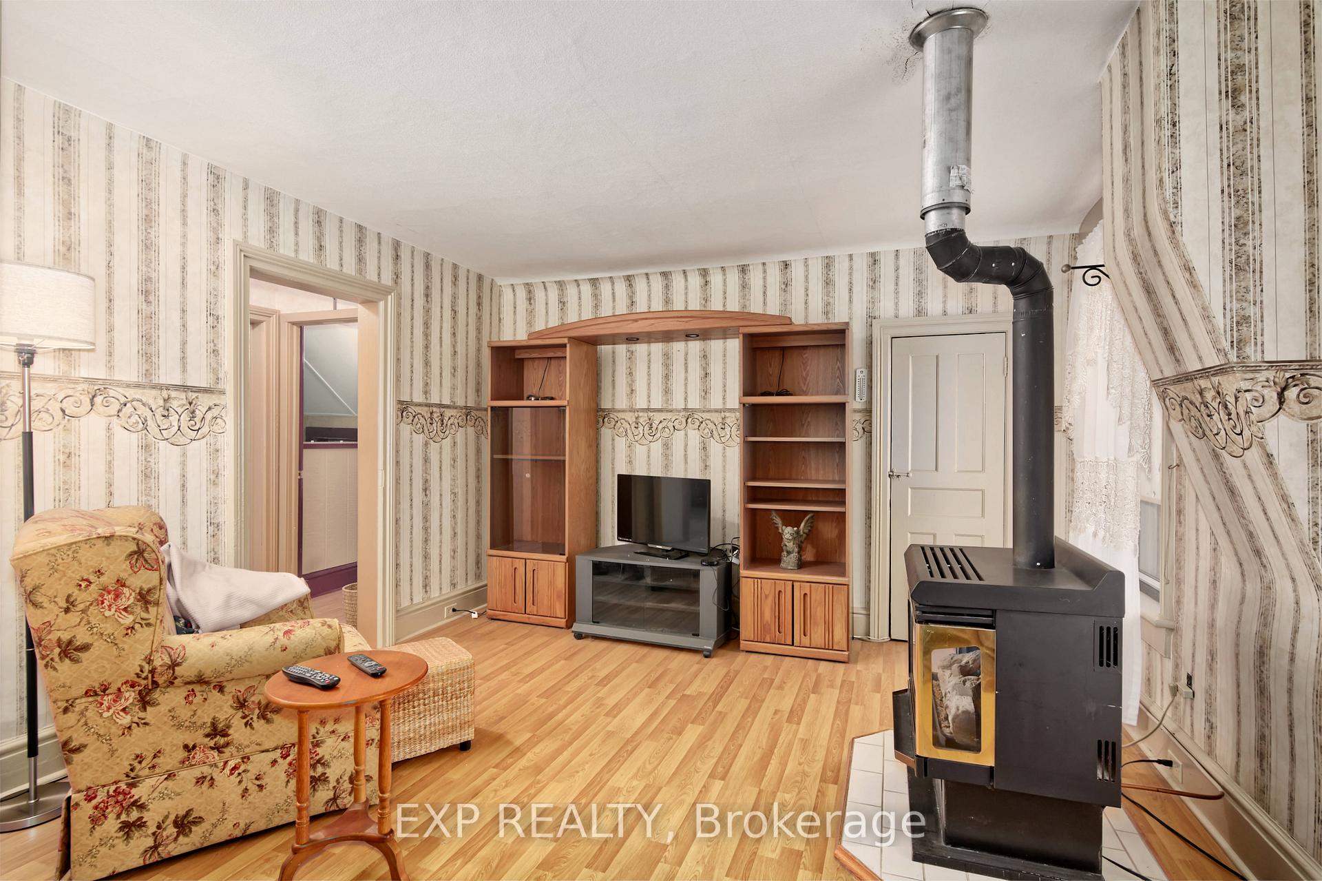 Photo 24 of 138 Sydenham Street E, Aylmer — HOMEH