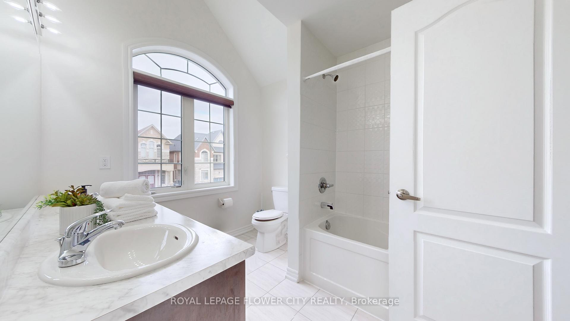 Photo 20 of 23 Faders Drive, Brampton, Northwest Brampton — HOMEH