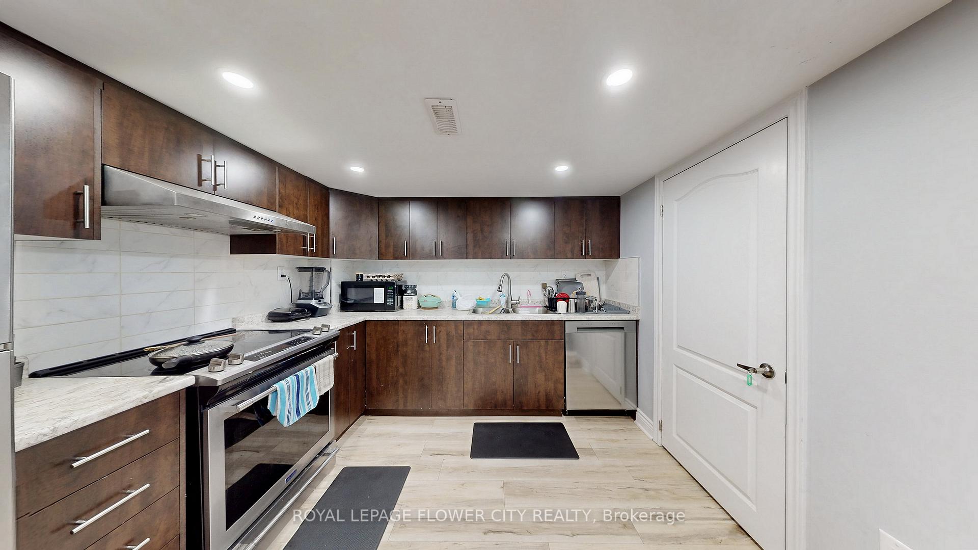 Photo 27 of 23 Faders Drive, Brampton, Northwest Brampton — HOMEH