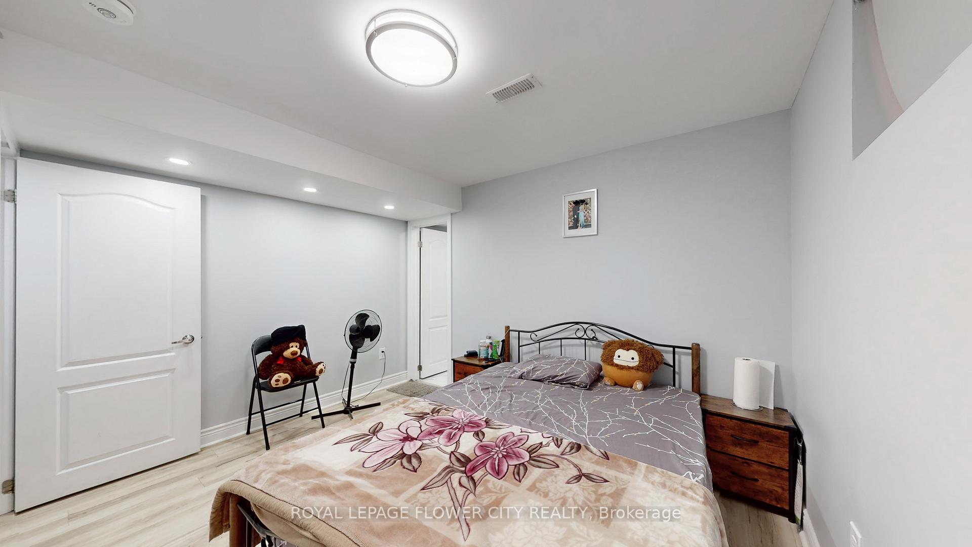Photo 28 of 23 Faders Drive, Brampton, Northwest Brampton — HOMEH