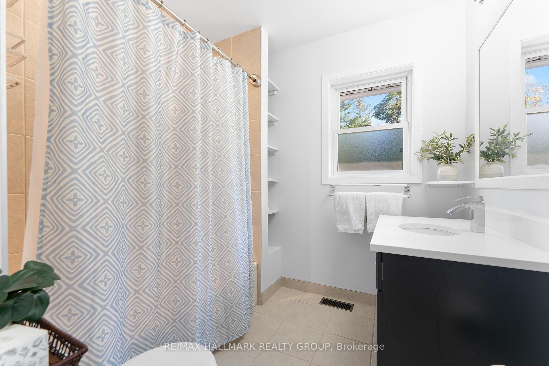 Photo 18 of 1346 Dorchester Avenue, Ottawa, Carlington — HOMEH