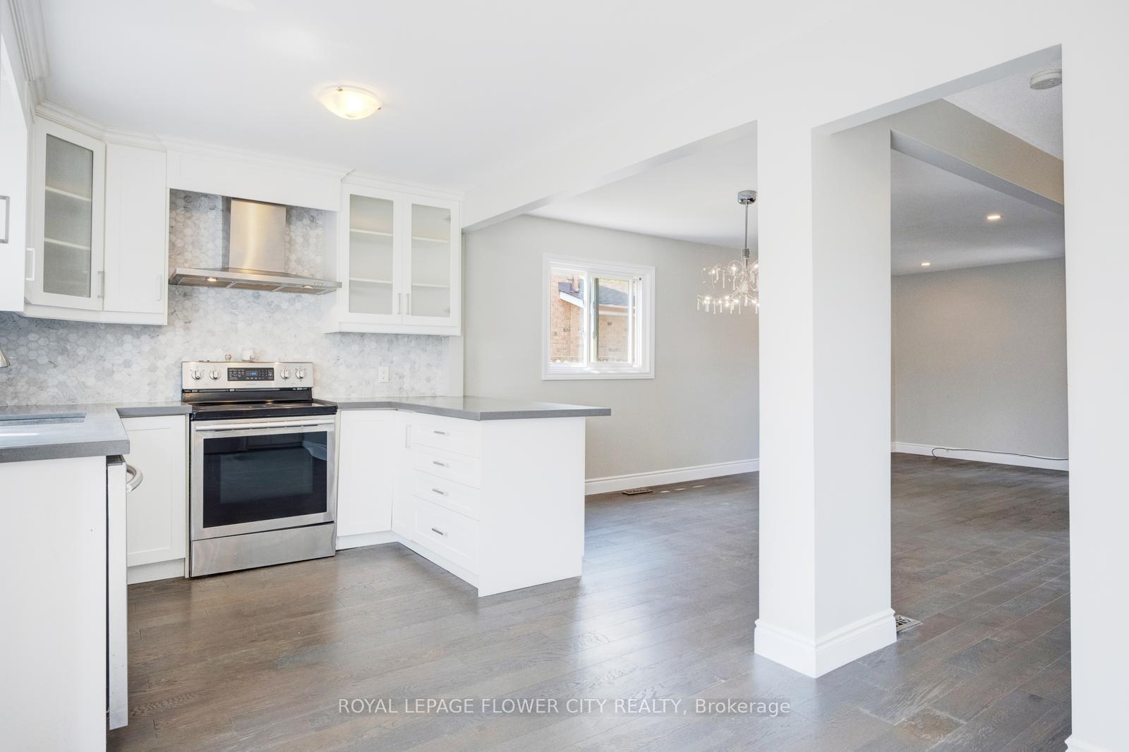 Photo 15 of 16 Ecclestone Drive, Brampton, Brampton West — HOMEH