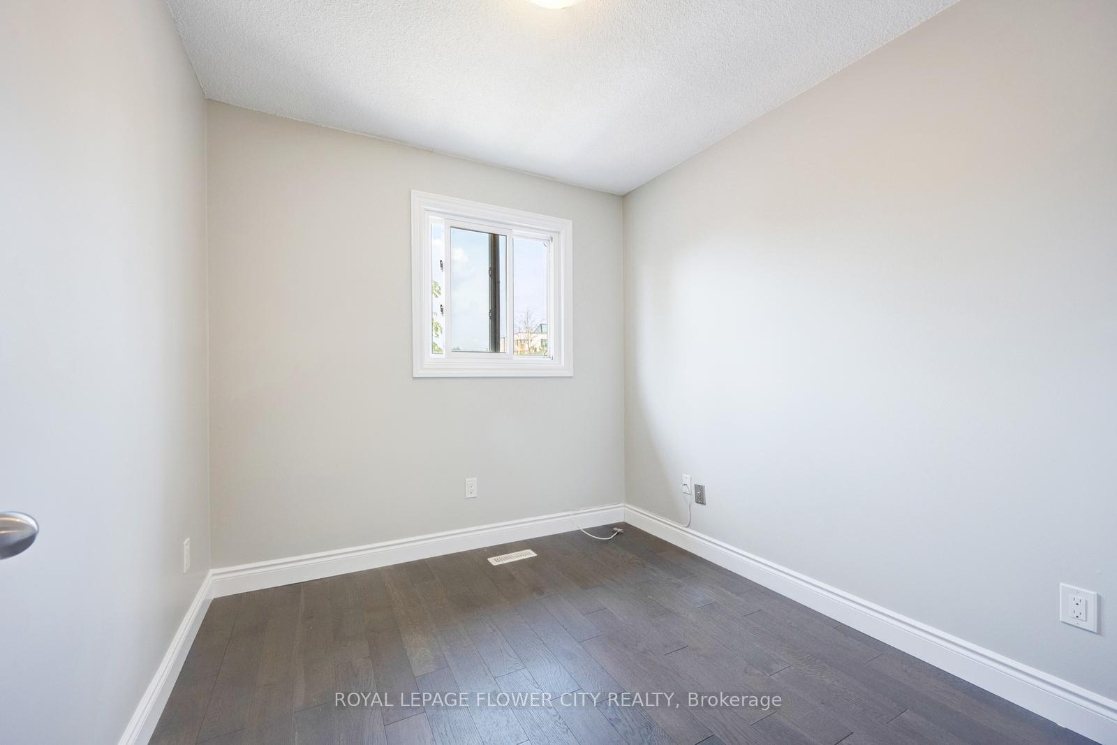 Photo 29 of 16 Ecclestone Drive, Brampton, Brampton West — HOMEH