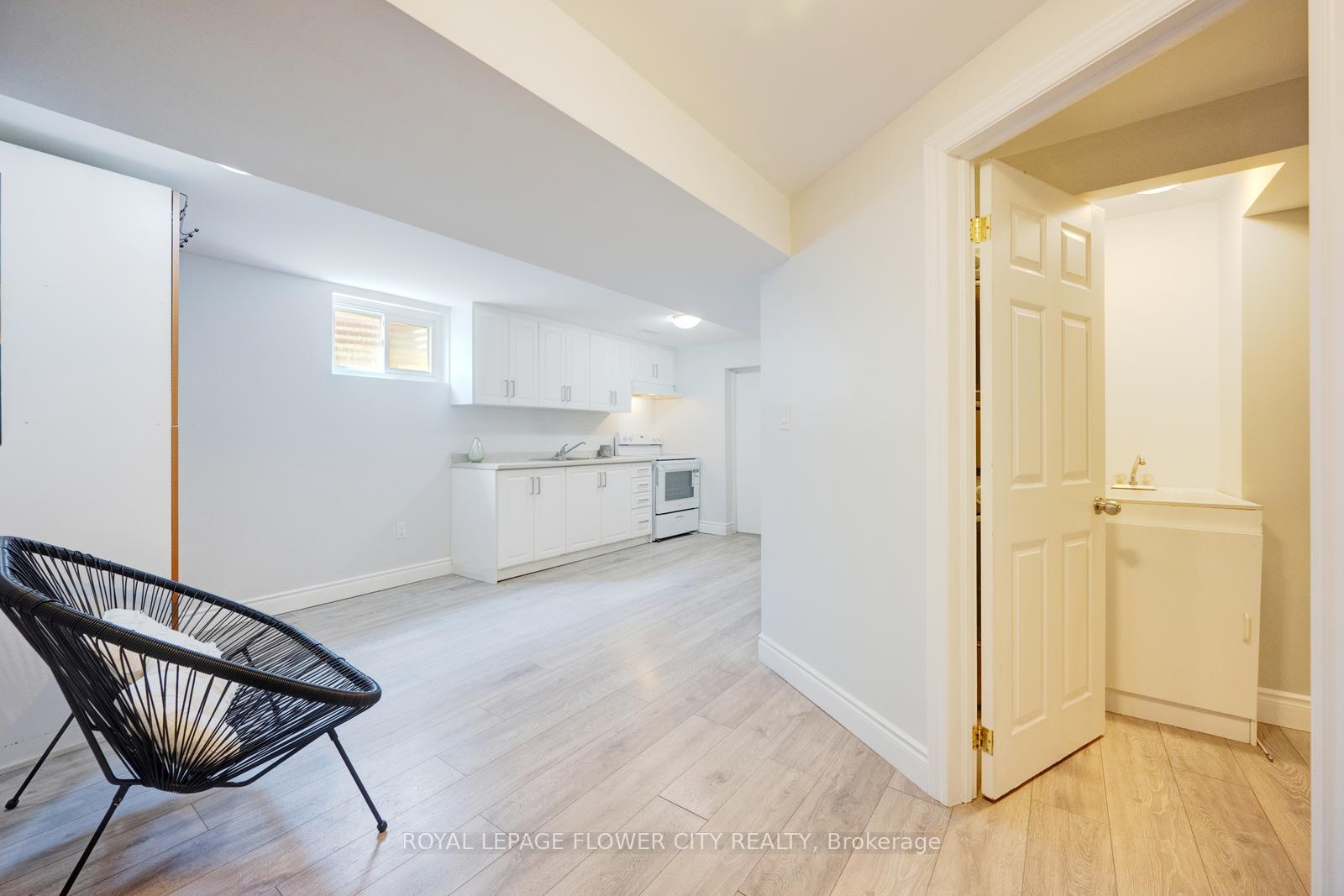 Photo 32 of 16 Ecclestone Drive, Brampton, Brampton West — HOMEH