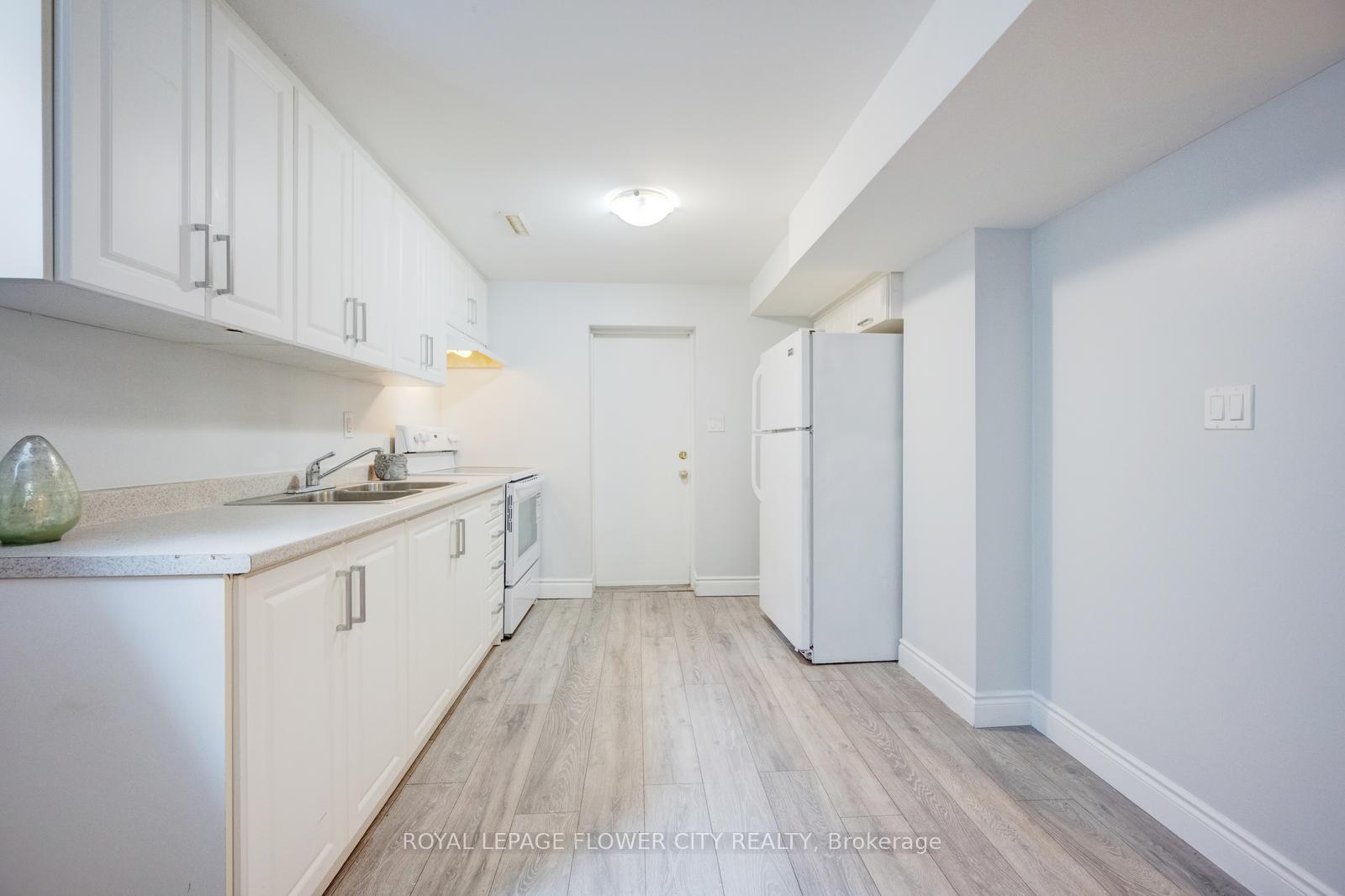Photo 35 of 16 Ecclestone Drive, Brampton, Brampton West — HOMEH