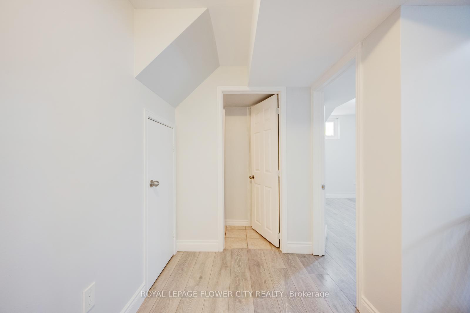 Photo 37 of 16 Ecclestone Drive, Brampton, Brampton West — HOMEH