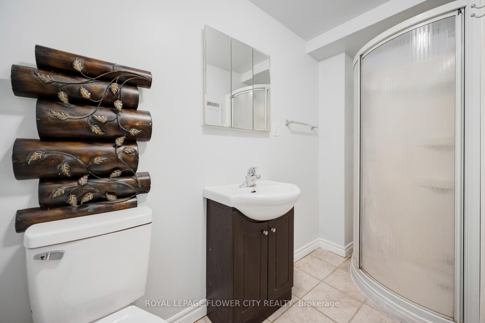 Photo 45 of 16 Ecclestone Drive, Brampton, Brampton West — HOMEH