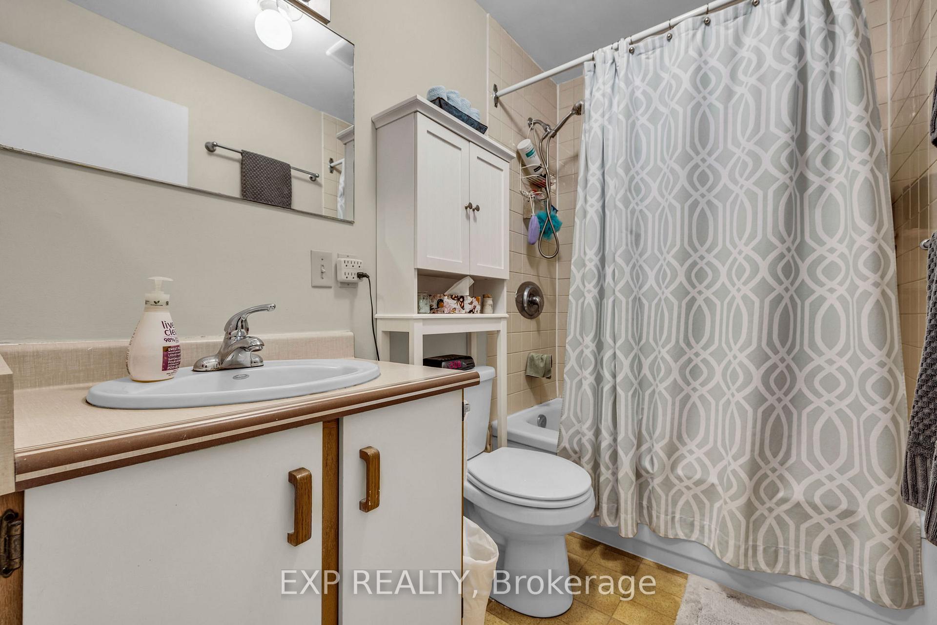 Photo 27 of 358 Winston Avenue, Ottawa, Westboro West — HOMEH