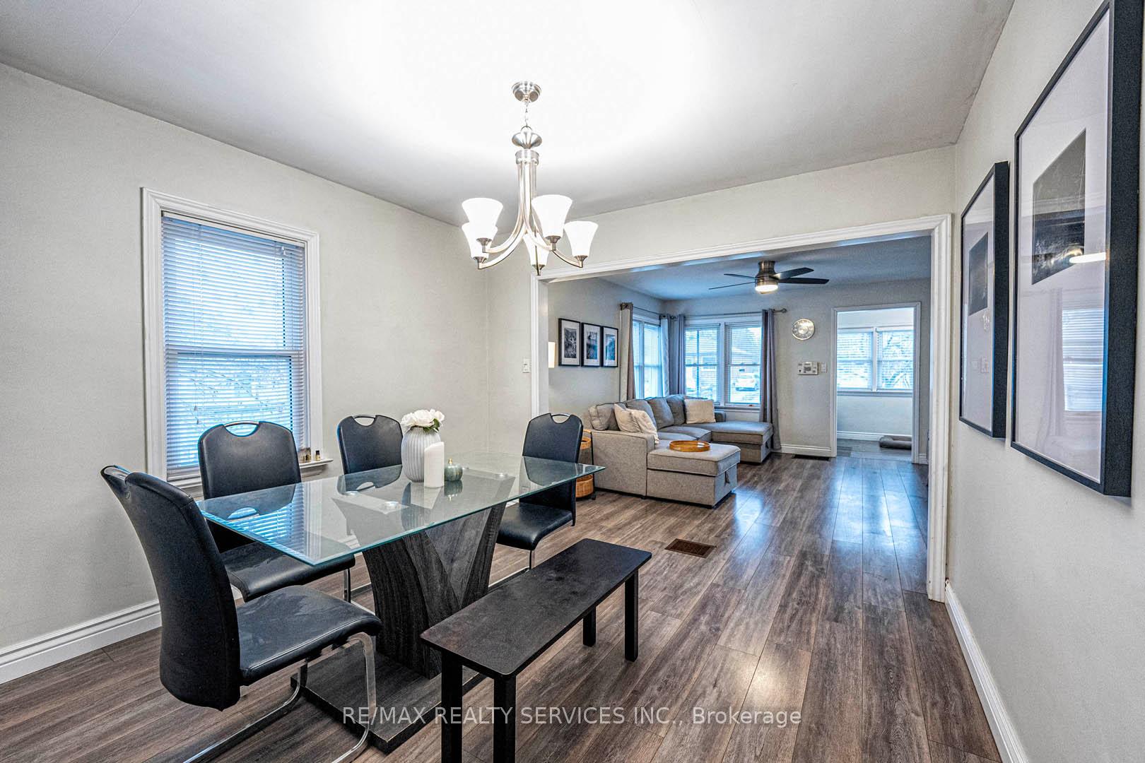 Photo 8 of 72 Elgin Street S, Cambridge — HOMEH