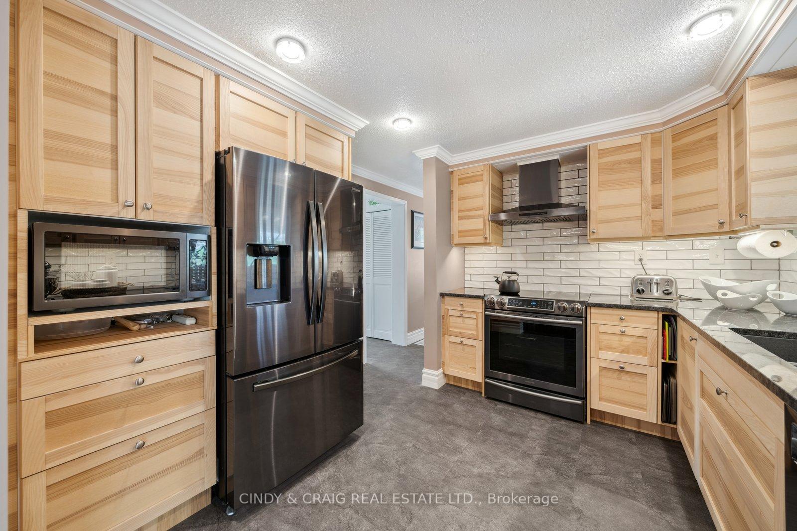 Photo 2 of 5 Peters Pike, Clarington, Orono — HOMEH