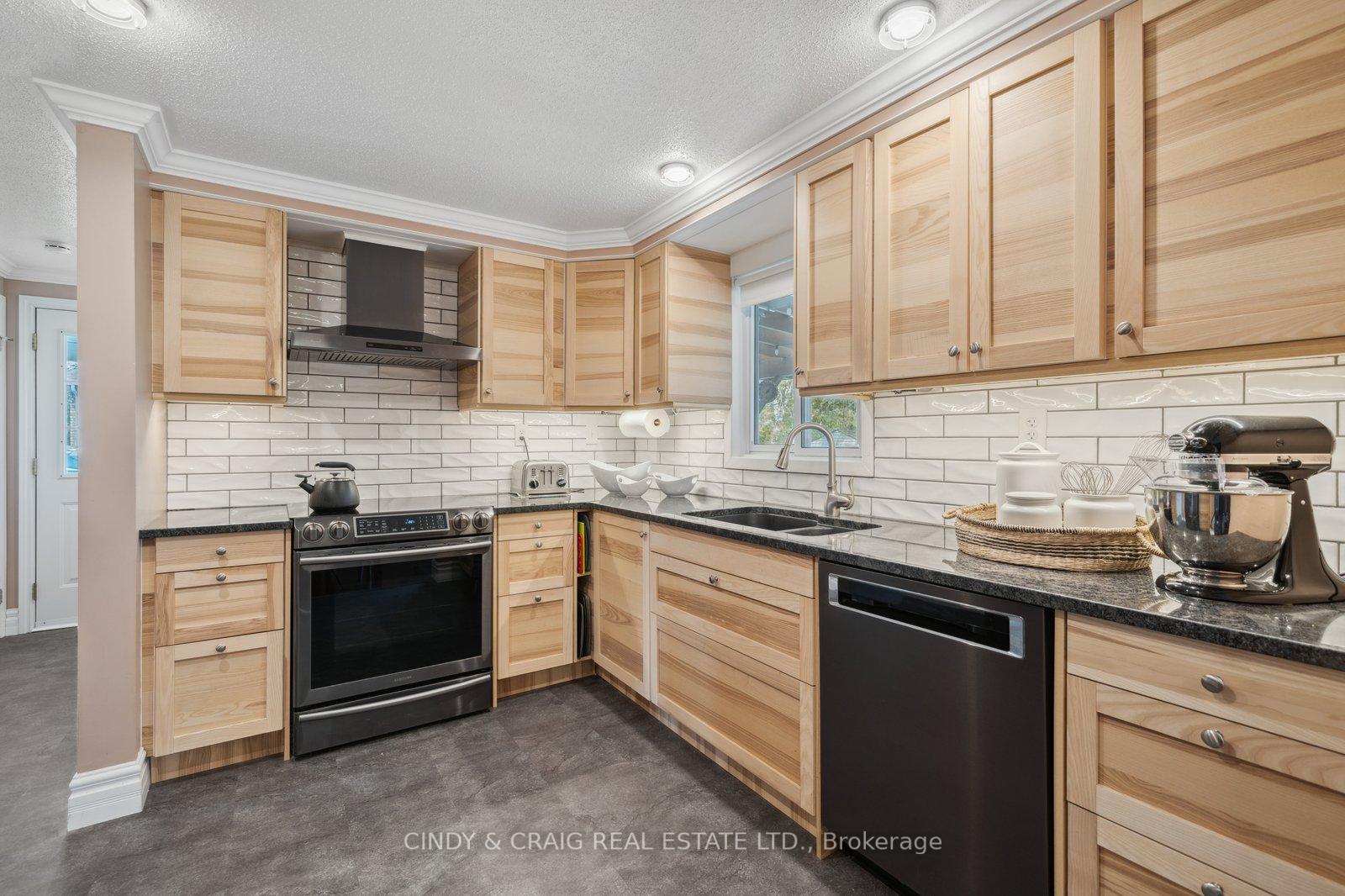 Photo 3 of 5 Peters Pike, Clarington, Orono — HOMEH