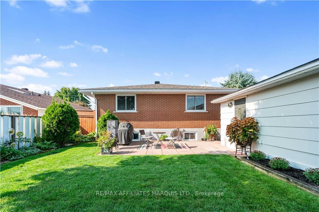 Photo 4 of 524 Blossom Park Drive, Cornwall — HOMEH
