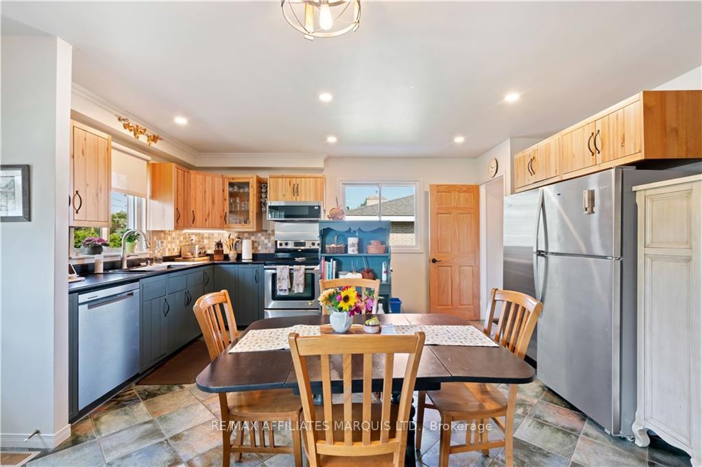 Photo 8 of 524 Blossom Park Drive, Cornwall — HOMEH