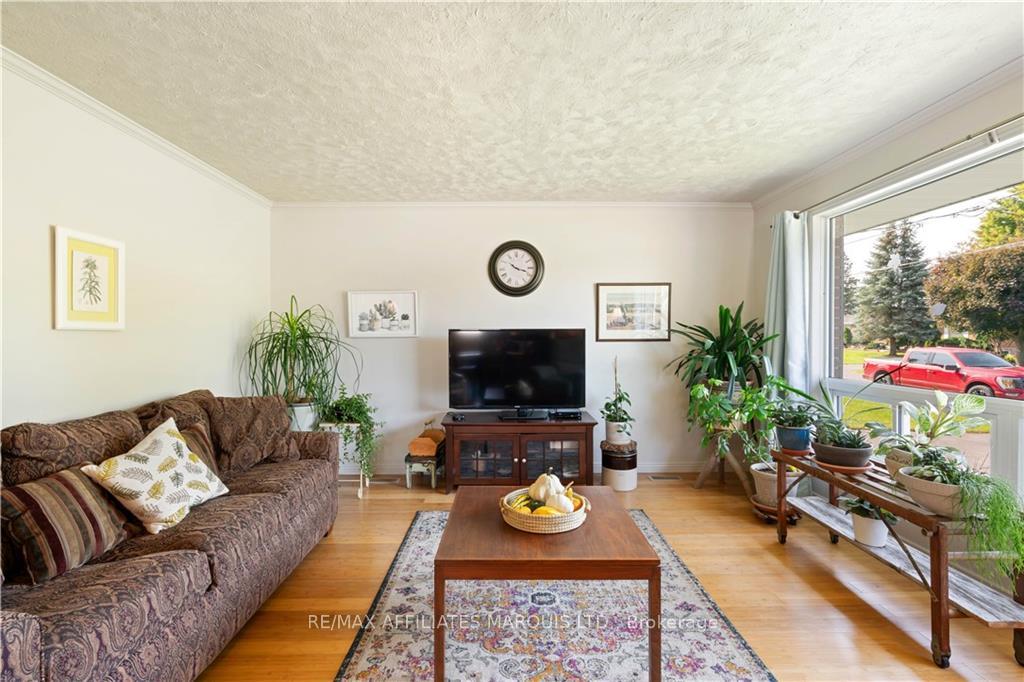 Photo 10 of 524 Blossom Park Drive, Cornwall — HOMEH